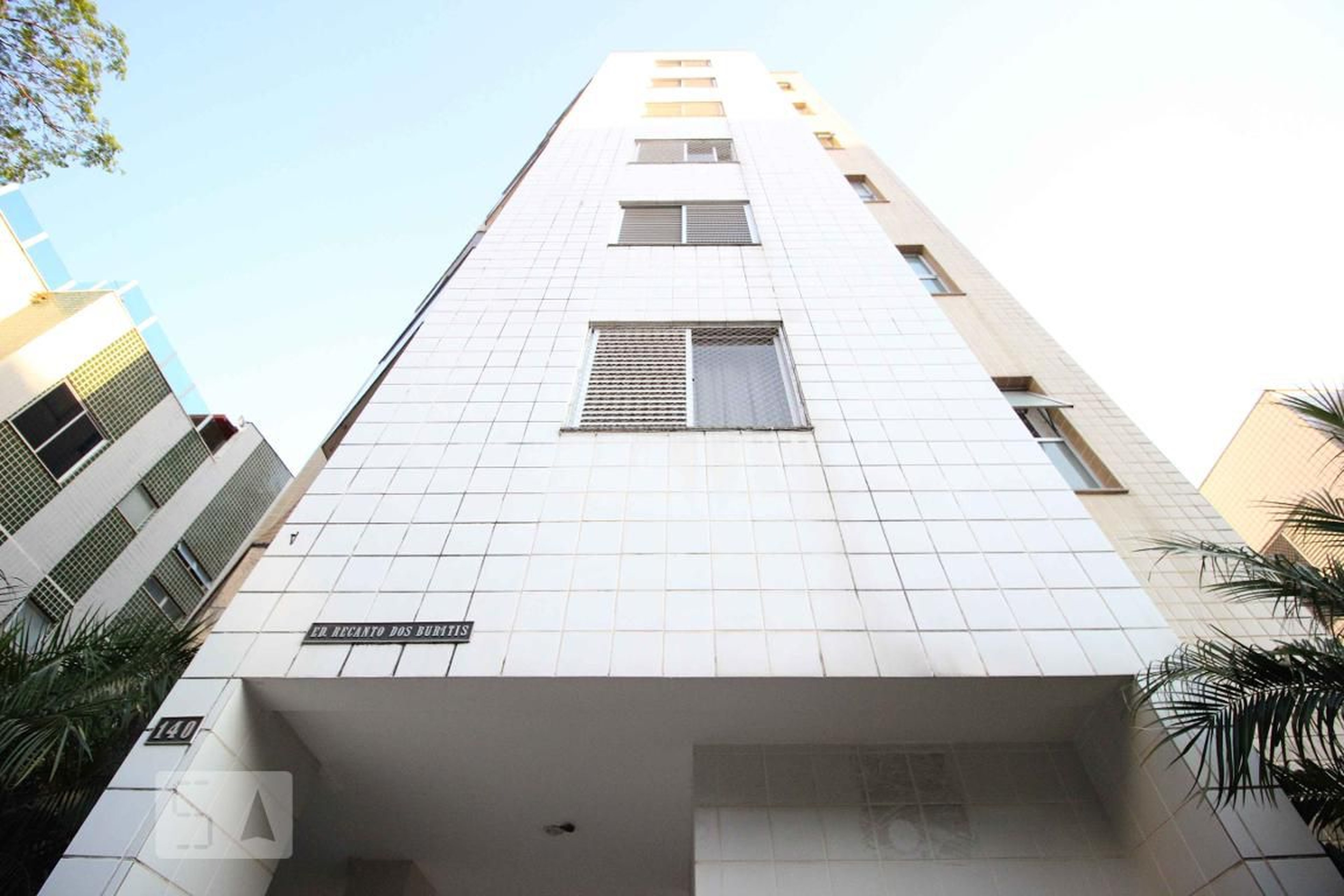 Fachada Condomínio em Rua Stella Hanriot, 140