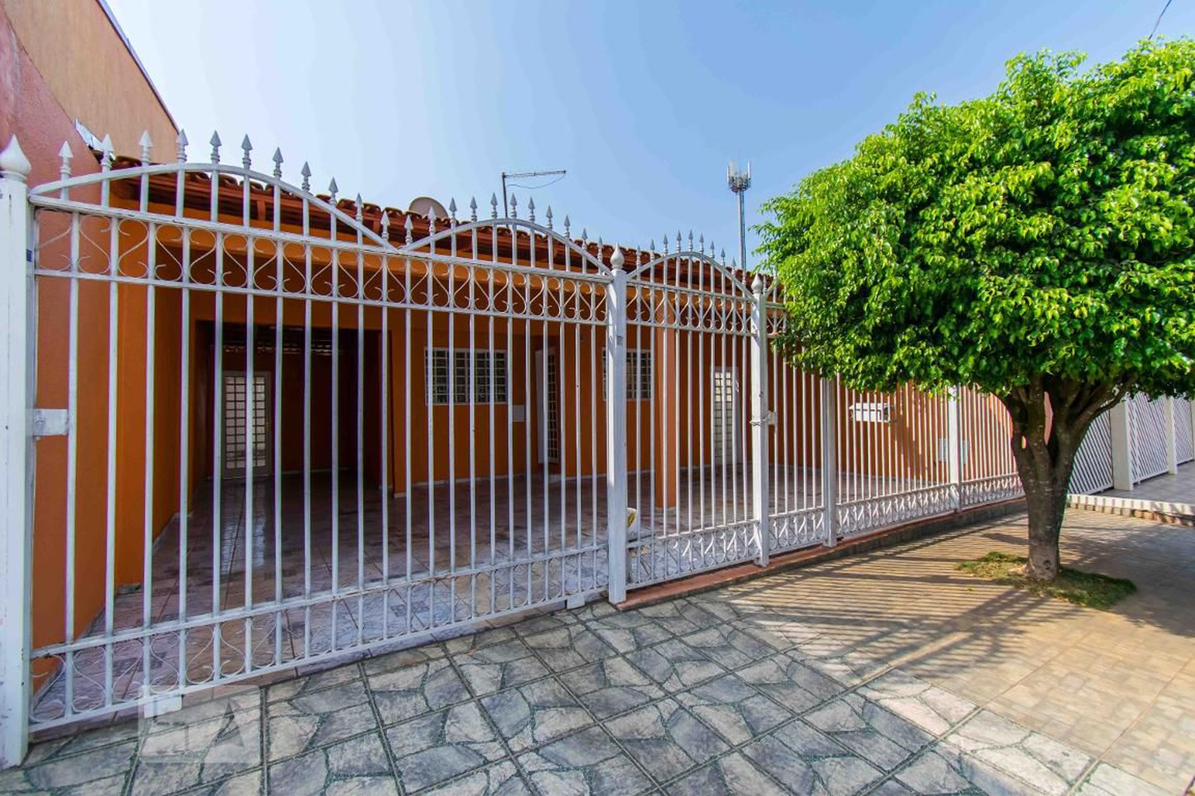 Fachada Condomínio Qnl 13 Conjunto J, 07