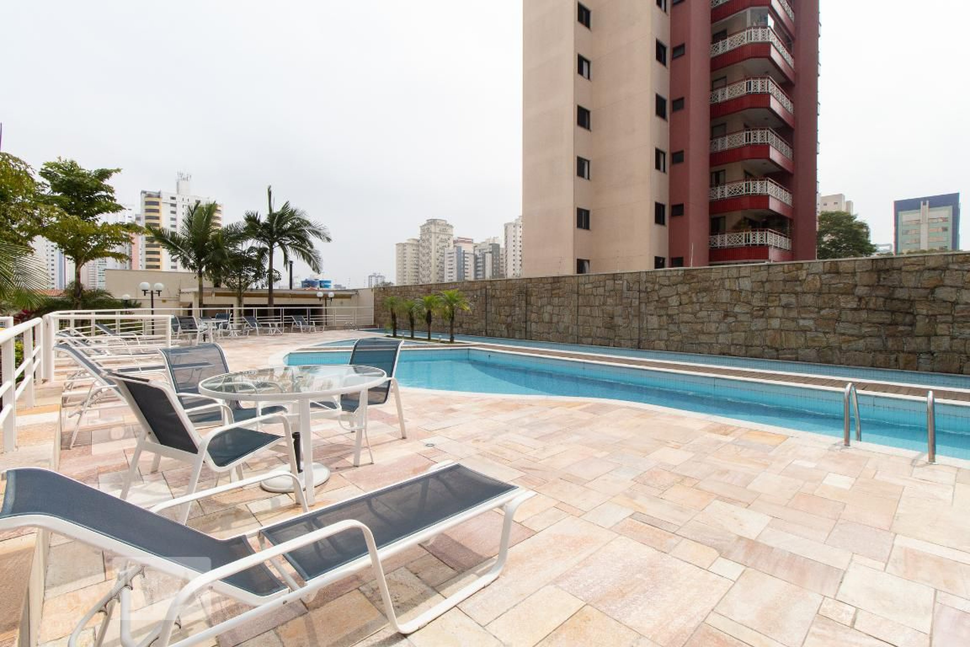 Piscina - Edifício Residencial Ilha Faial