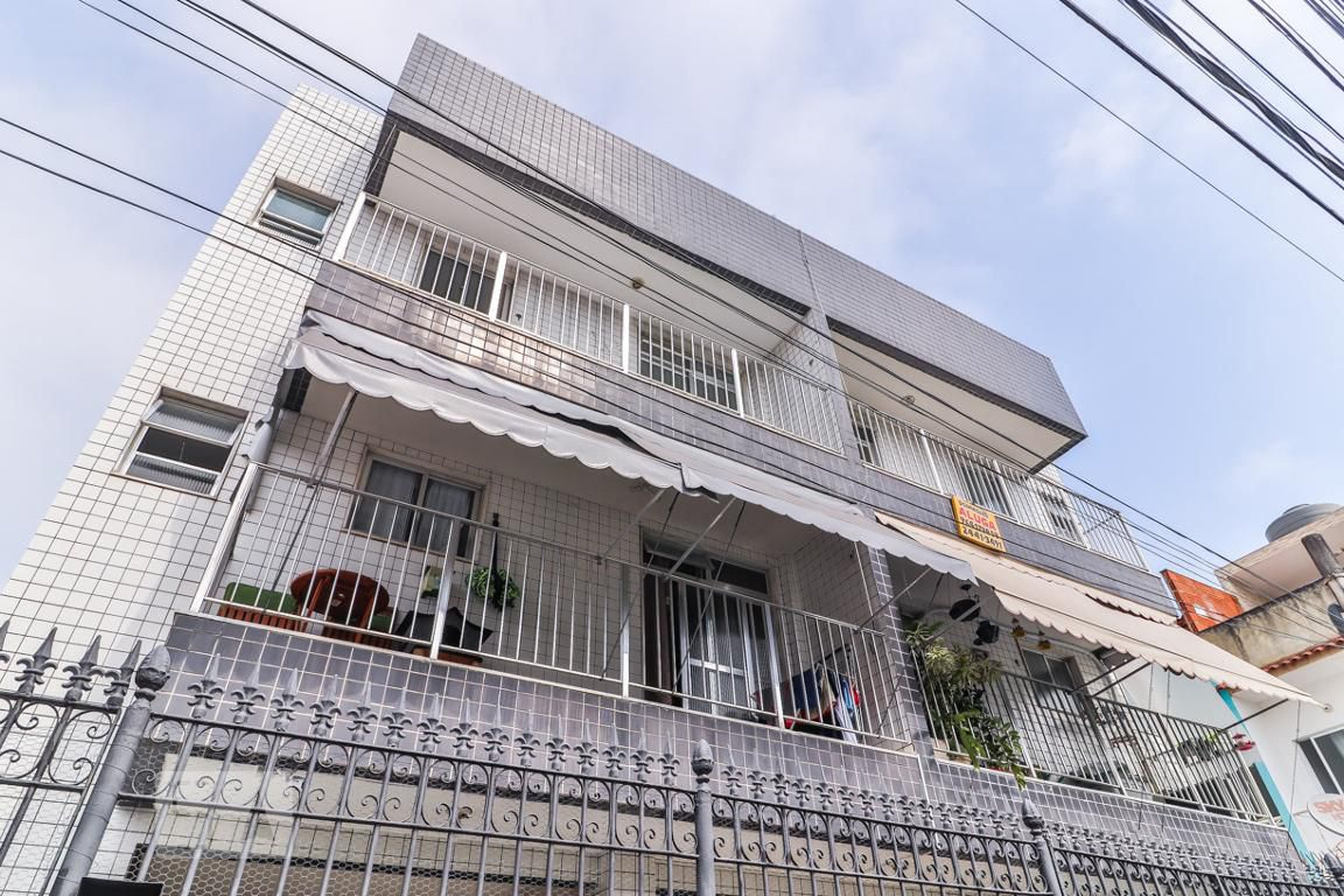 Fachada Condomínio em Rua Mimosa, 159