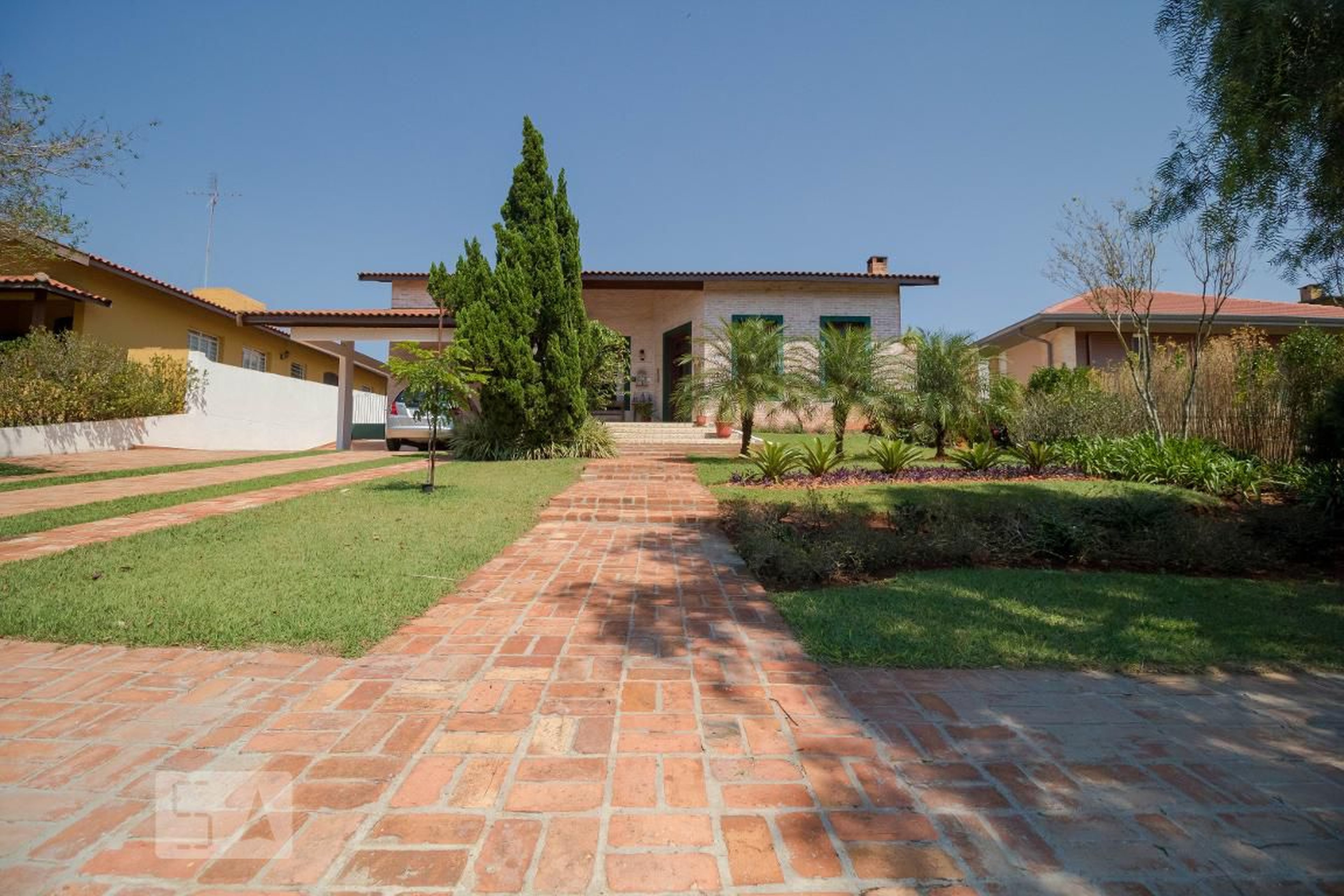 Fachada Condomínio em Rua Doutor José Antônio Poletto, 647