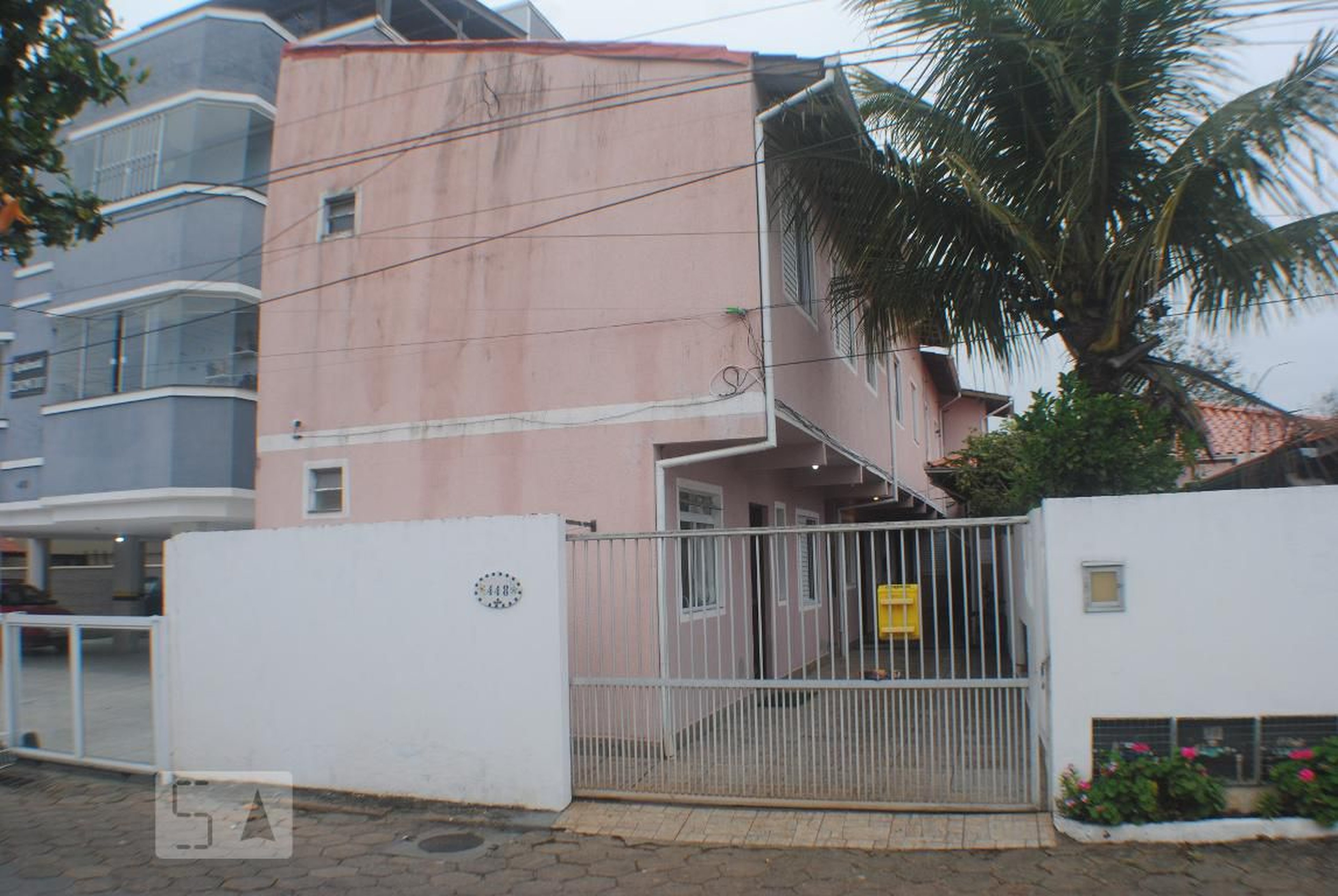 Fachada Condomínio em Rua Maria Conceição, 448