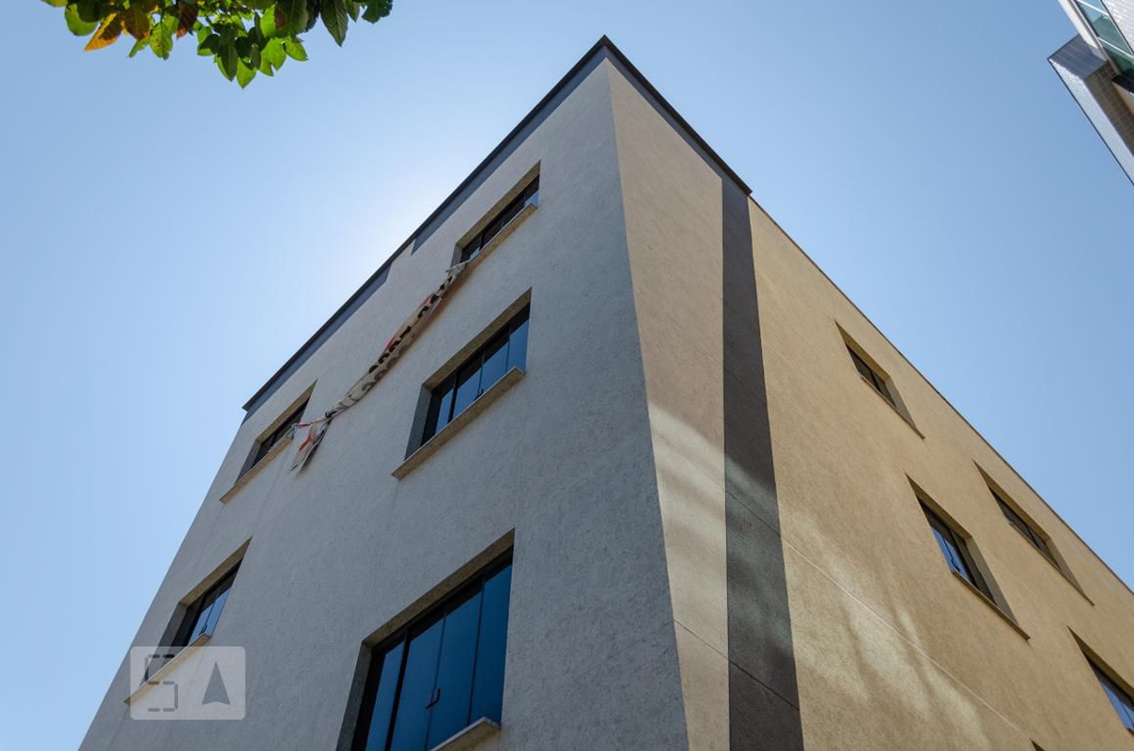 Fachada Condomínio em Rua Paulo do Couto e Silva, 275