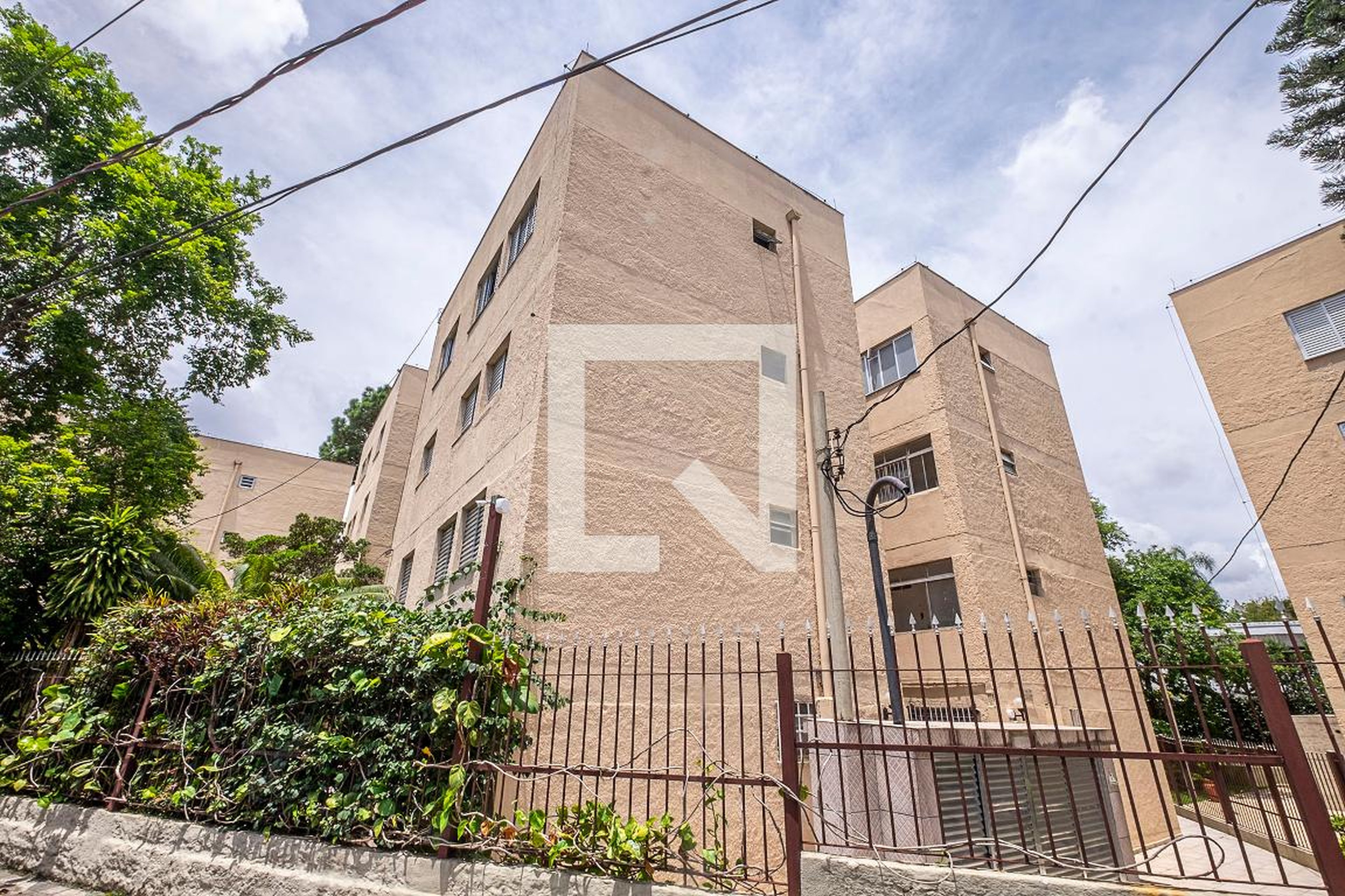 Fachada Condomínio Alto de Pinheiros 2001