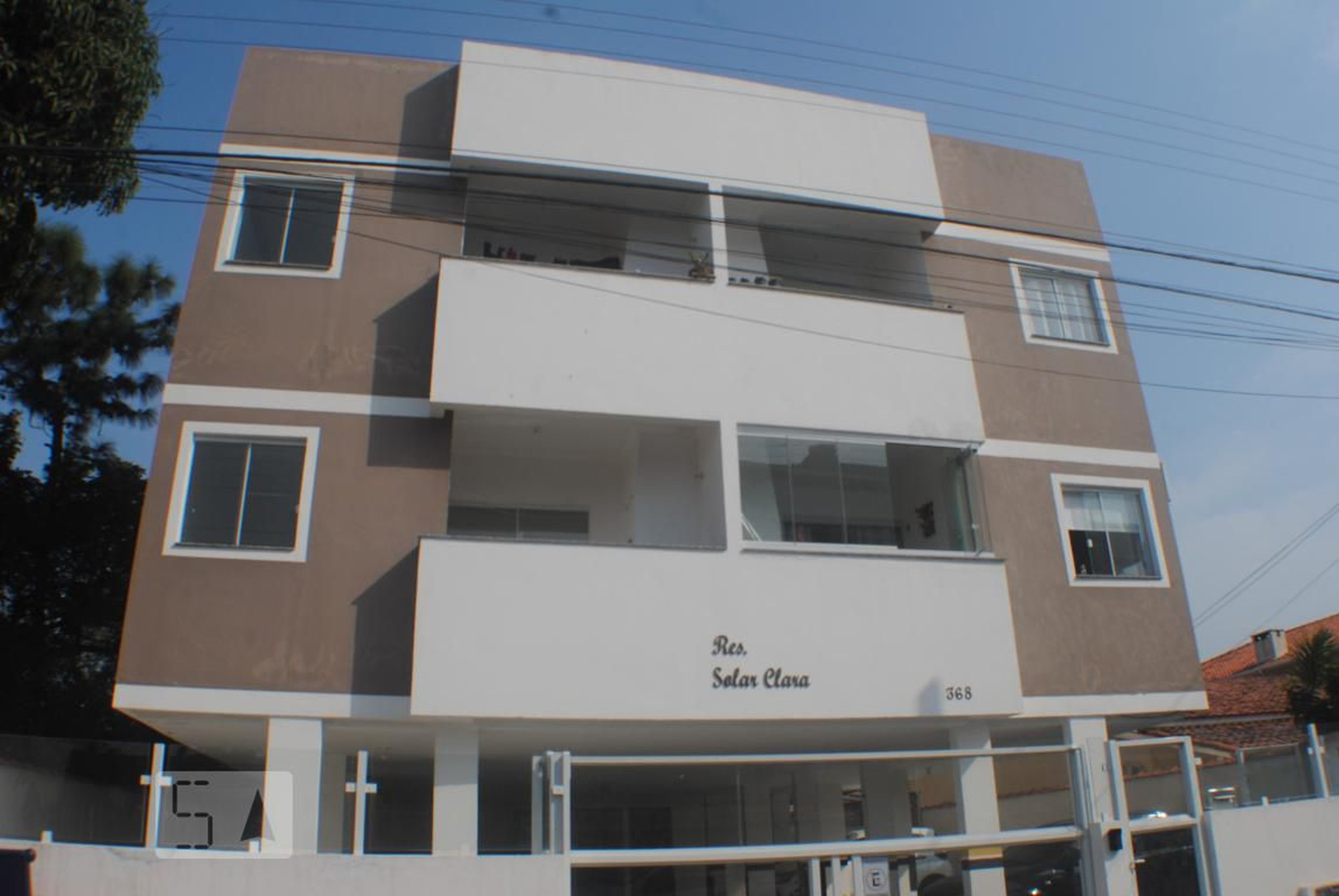 Fachada Condomínio em Rua Marinho, 368