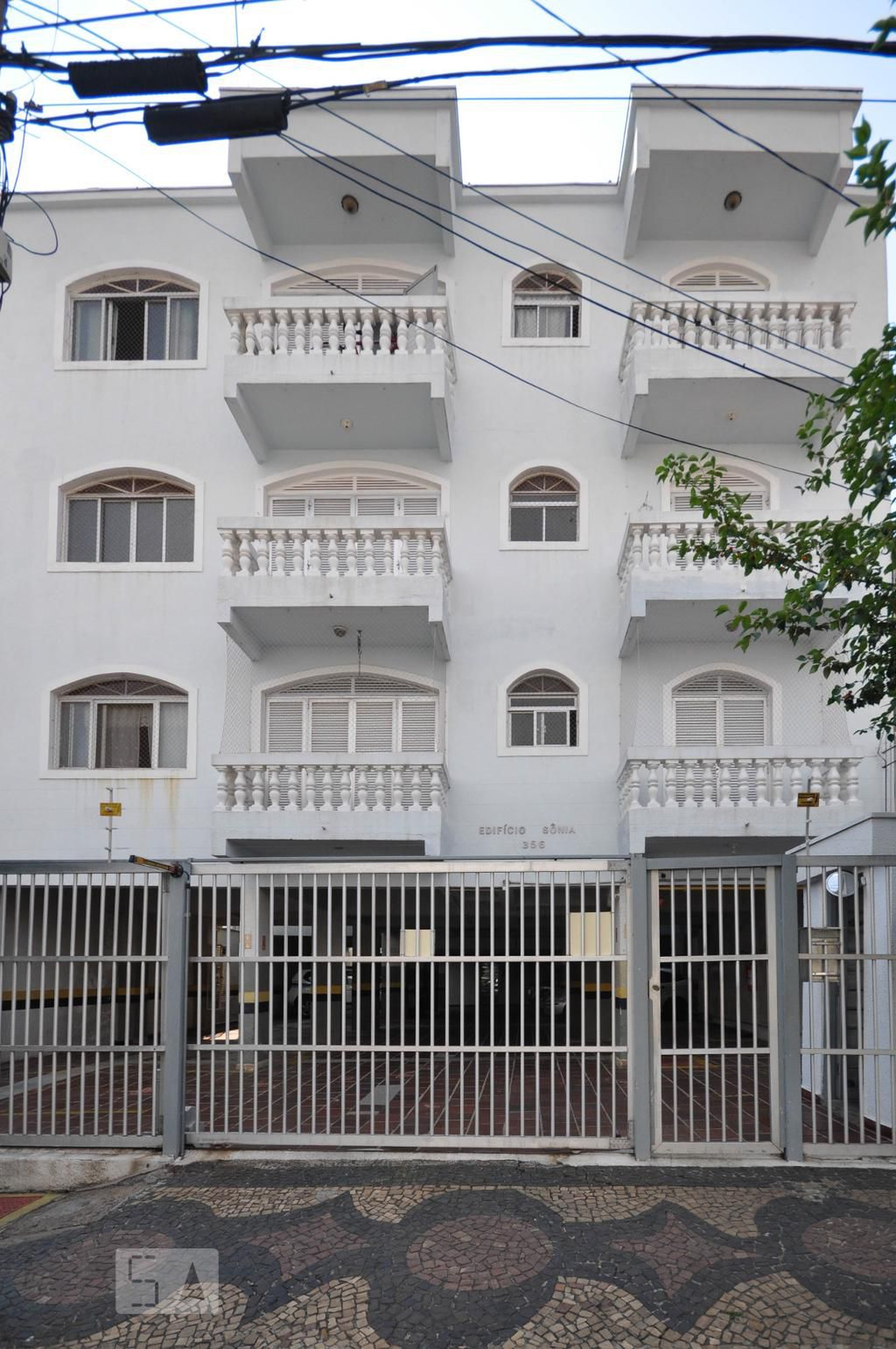 Fachada do Prédio Condomínio em Rua Antonio Bento, 356