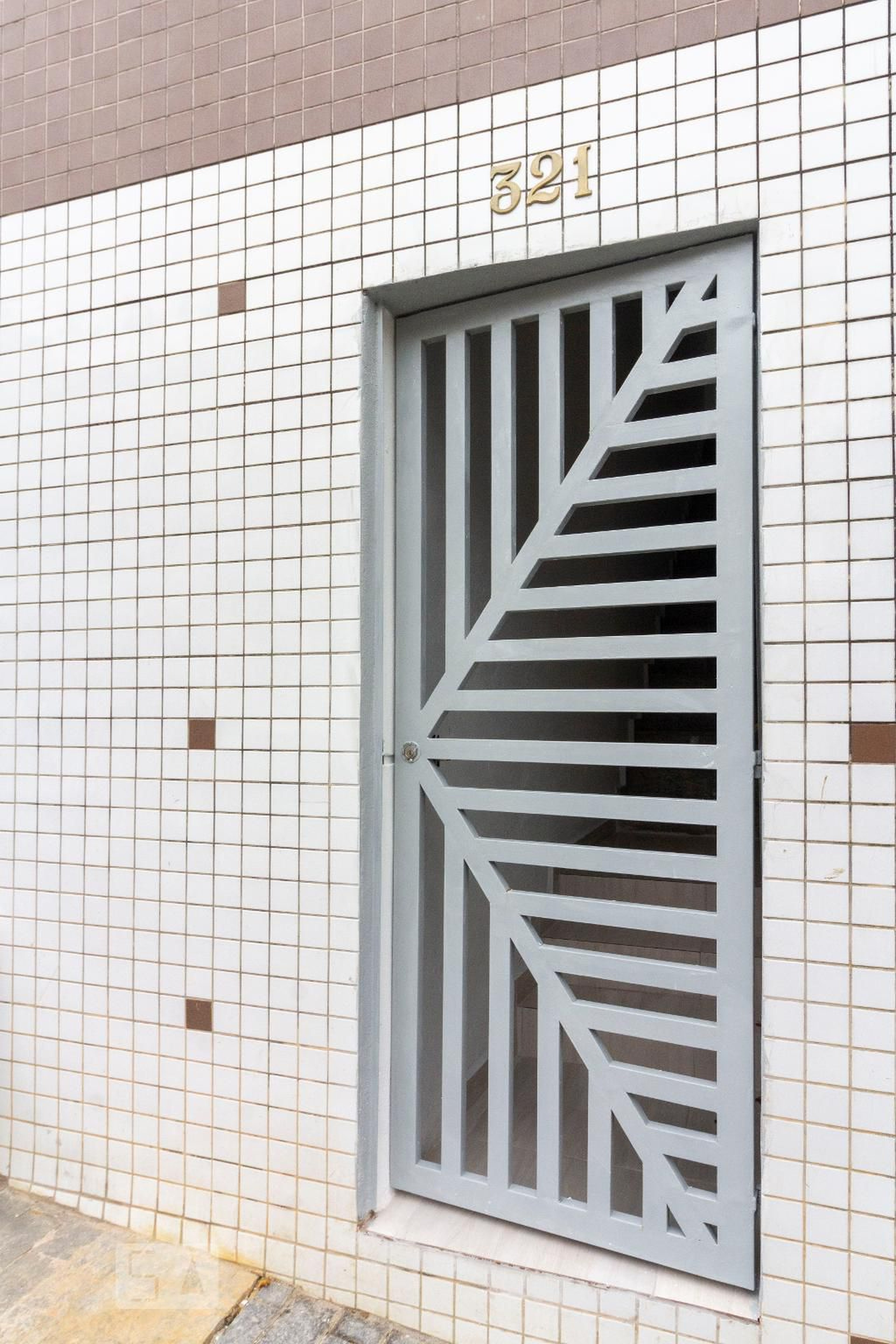 Fachada Condomínio em Rua Pedreira de Magalhães, 321