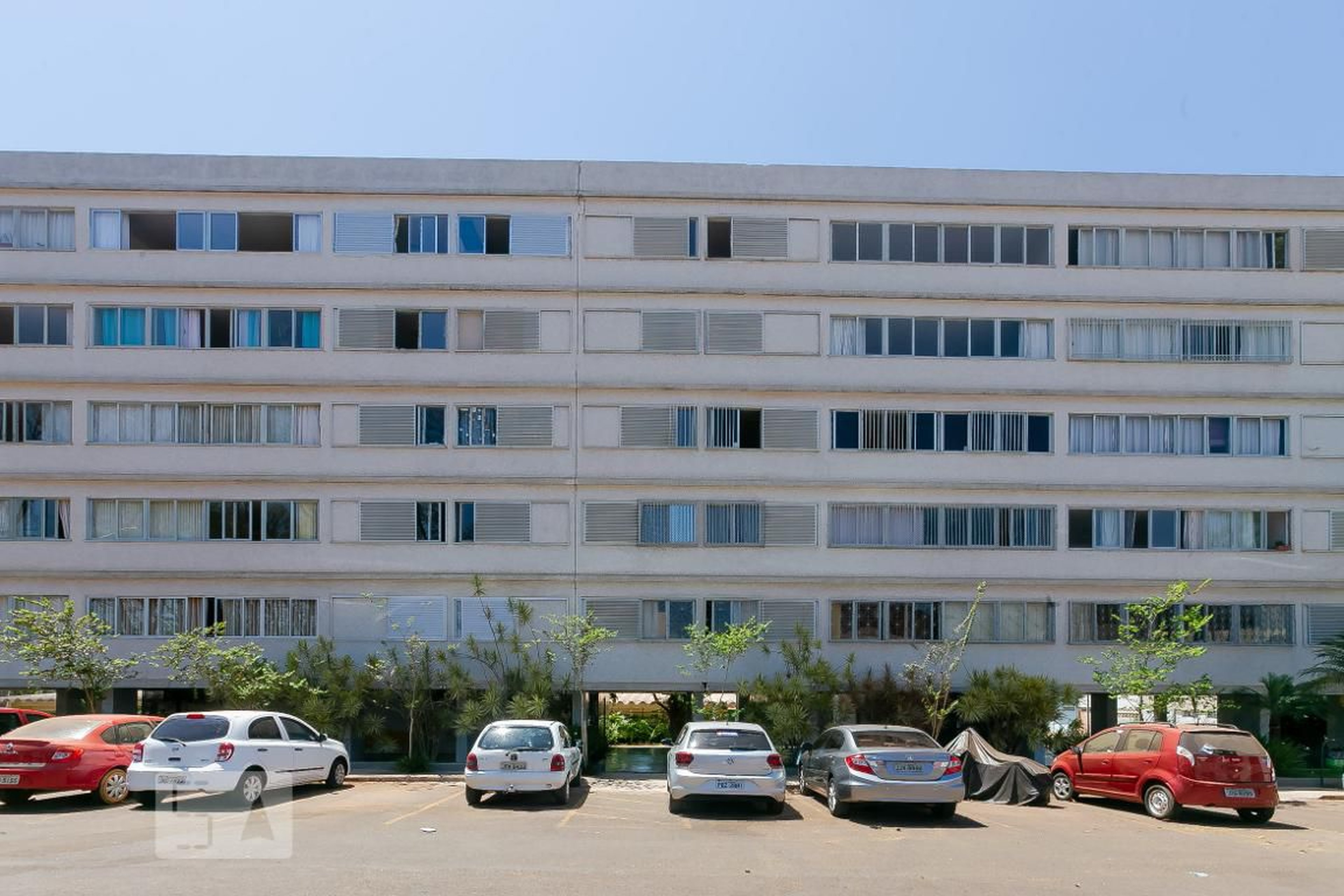 FACHADA Condomínio em Shcgn, 711 