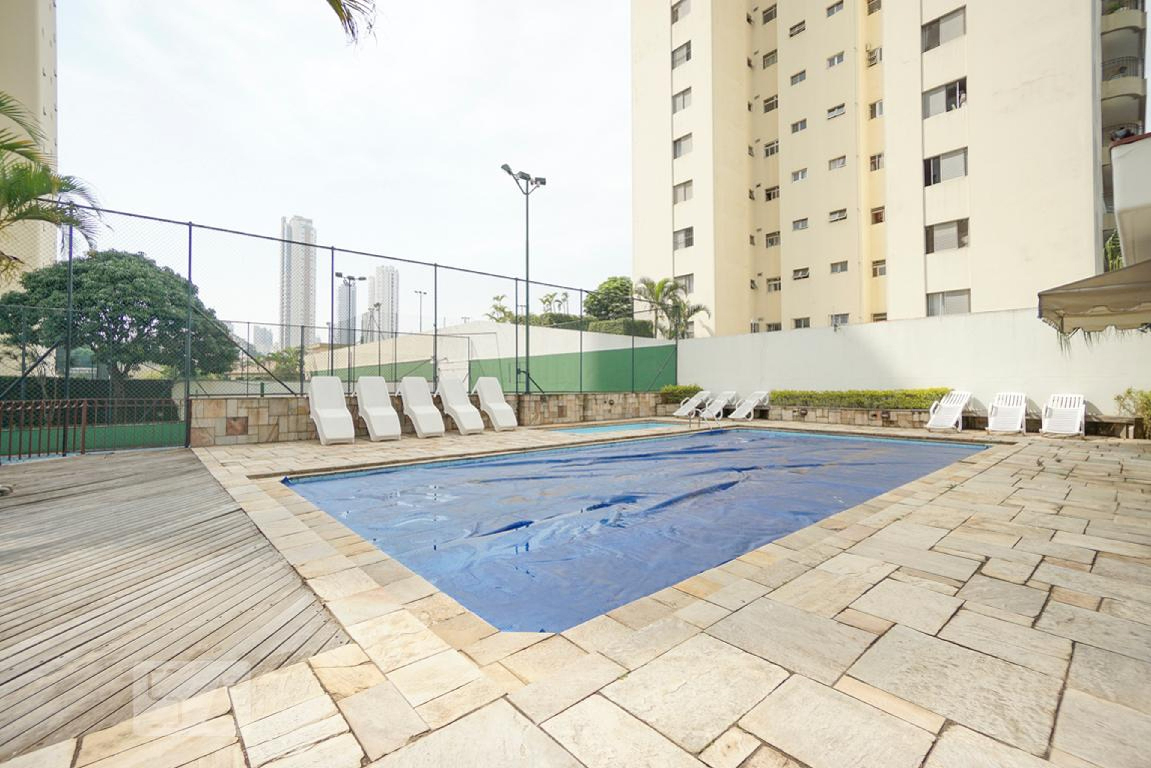 Piscina - Edifício Duccio di Buoninsegn