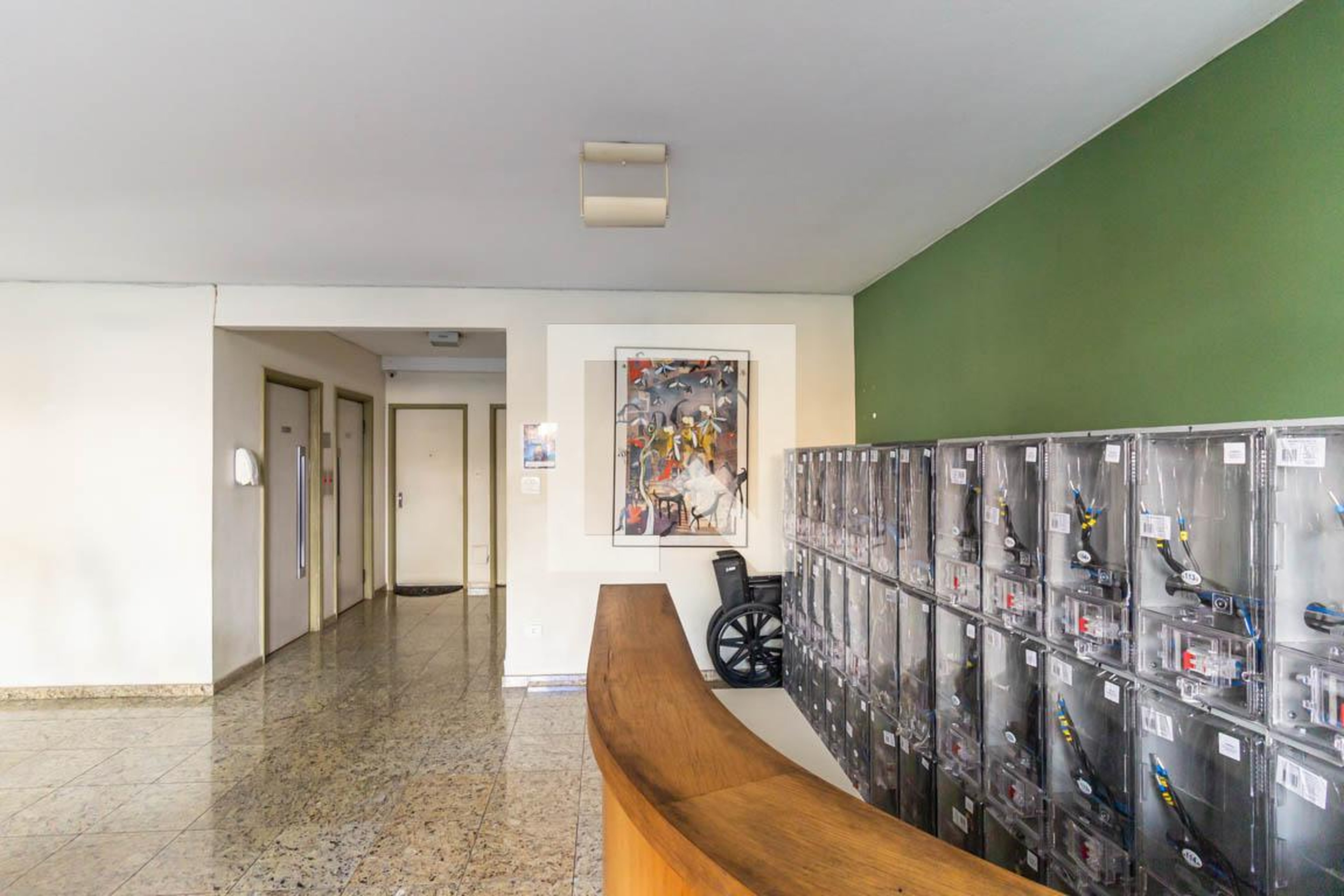 Hall - Eugênio de Lima