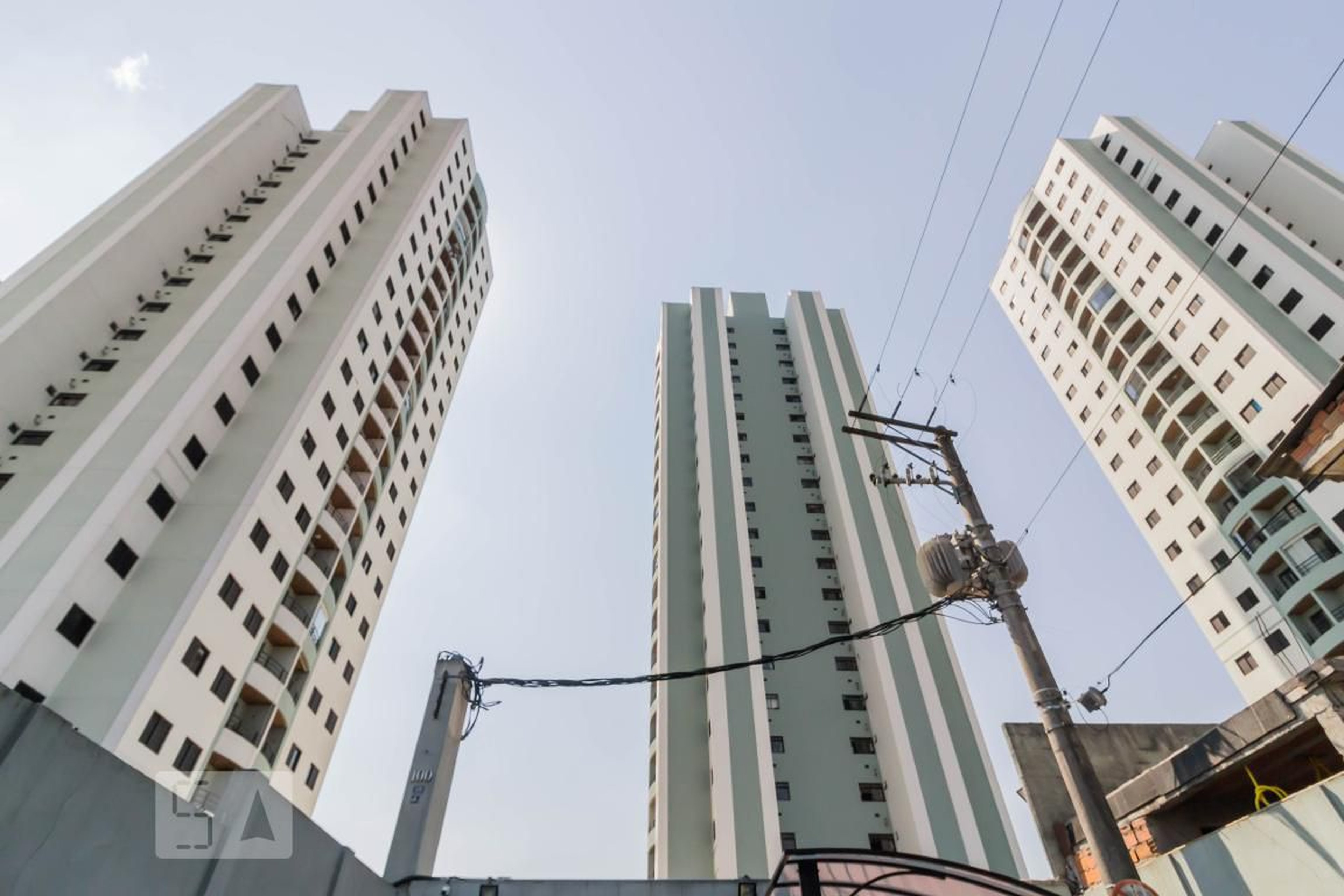 Fachada Condomínio em Rua Hélio Manzoni, 308