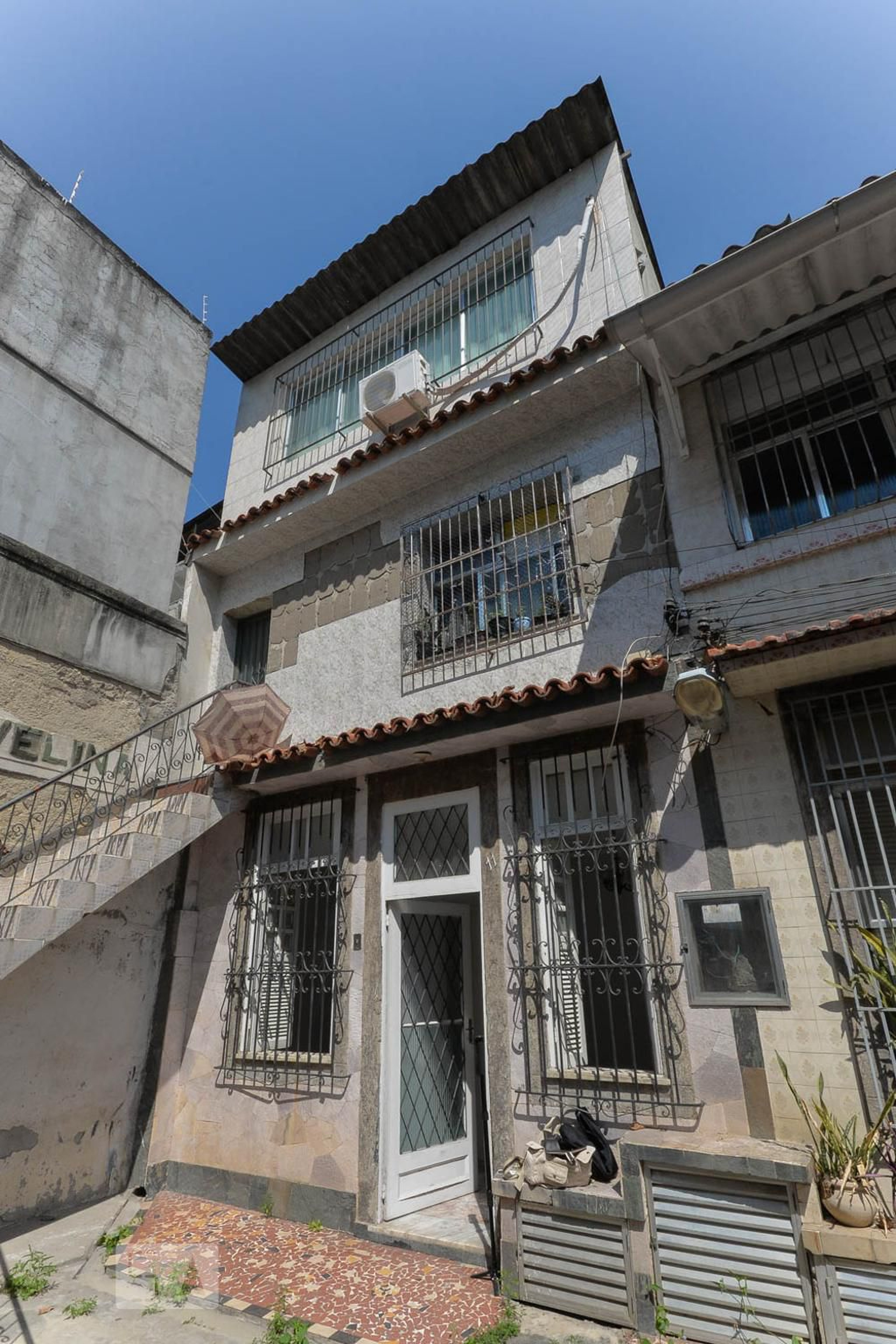 Fachada Condomínio em Rua Antunes Maciel, 318