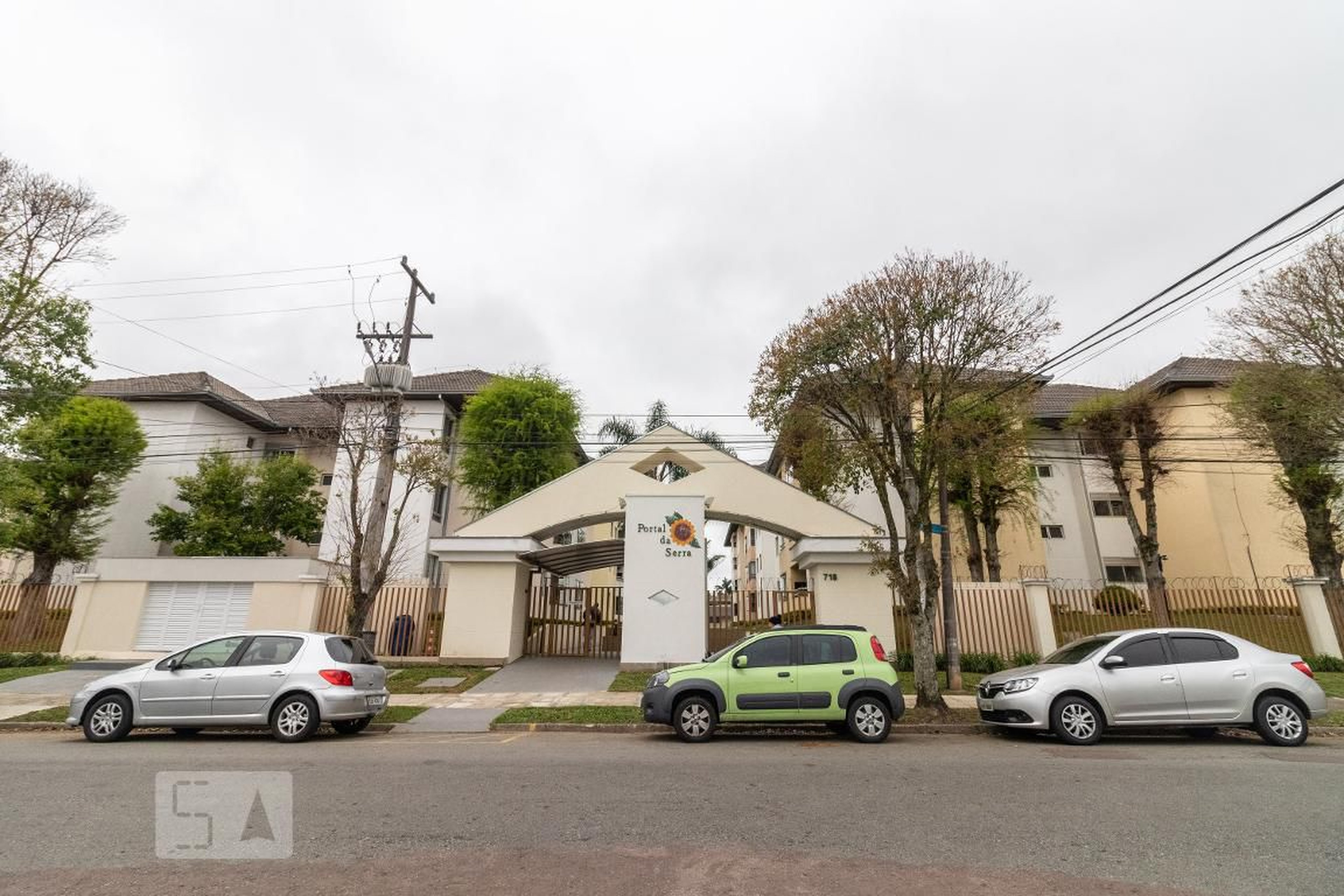Fachada do condomínio Condomínio Portal da Serra