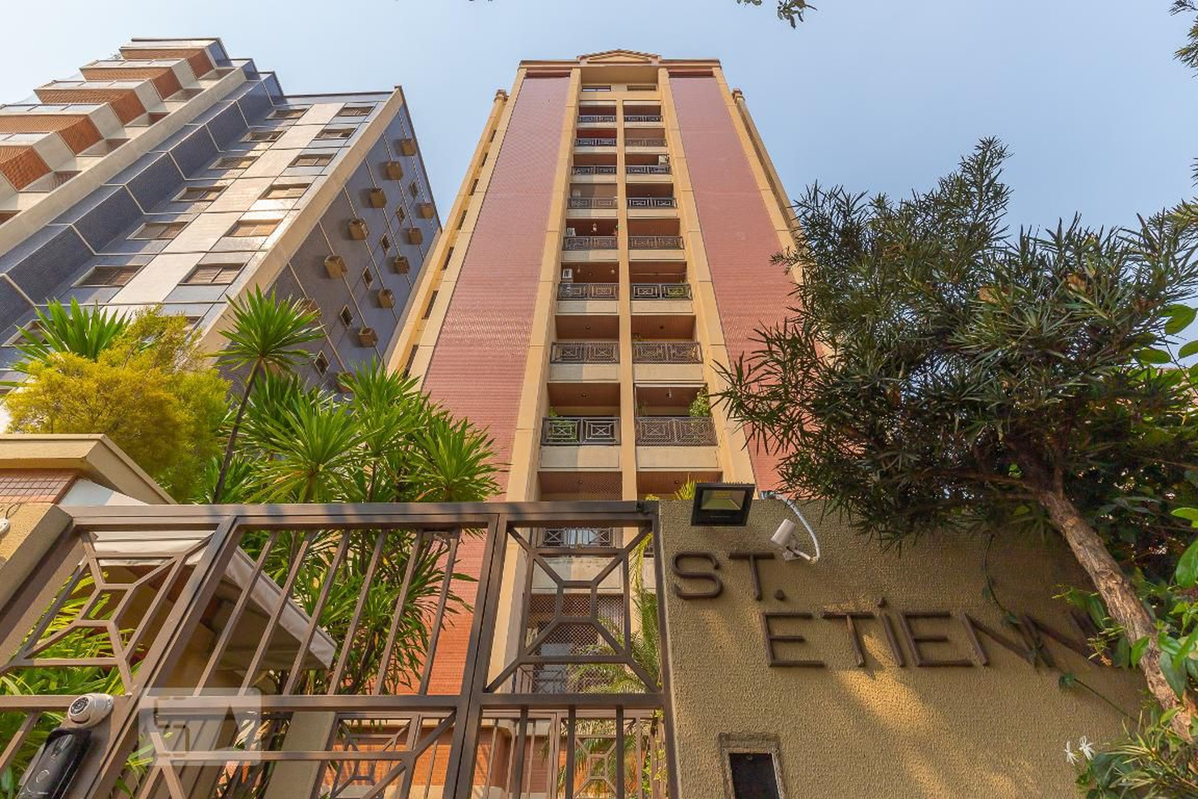 Fachada Condomínio em Rua dos Bandeirantes, 338