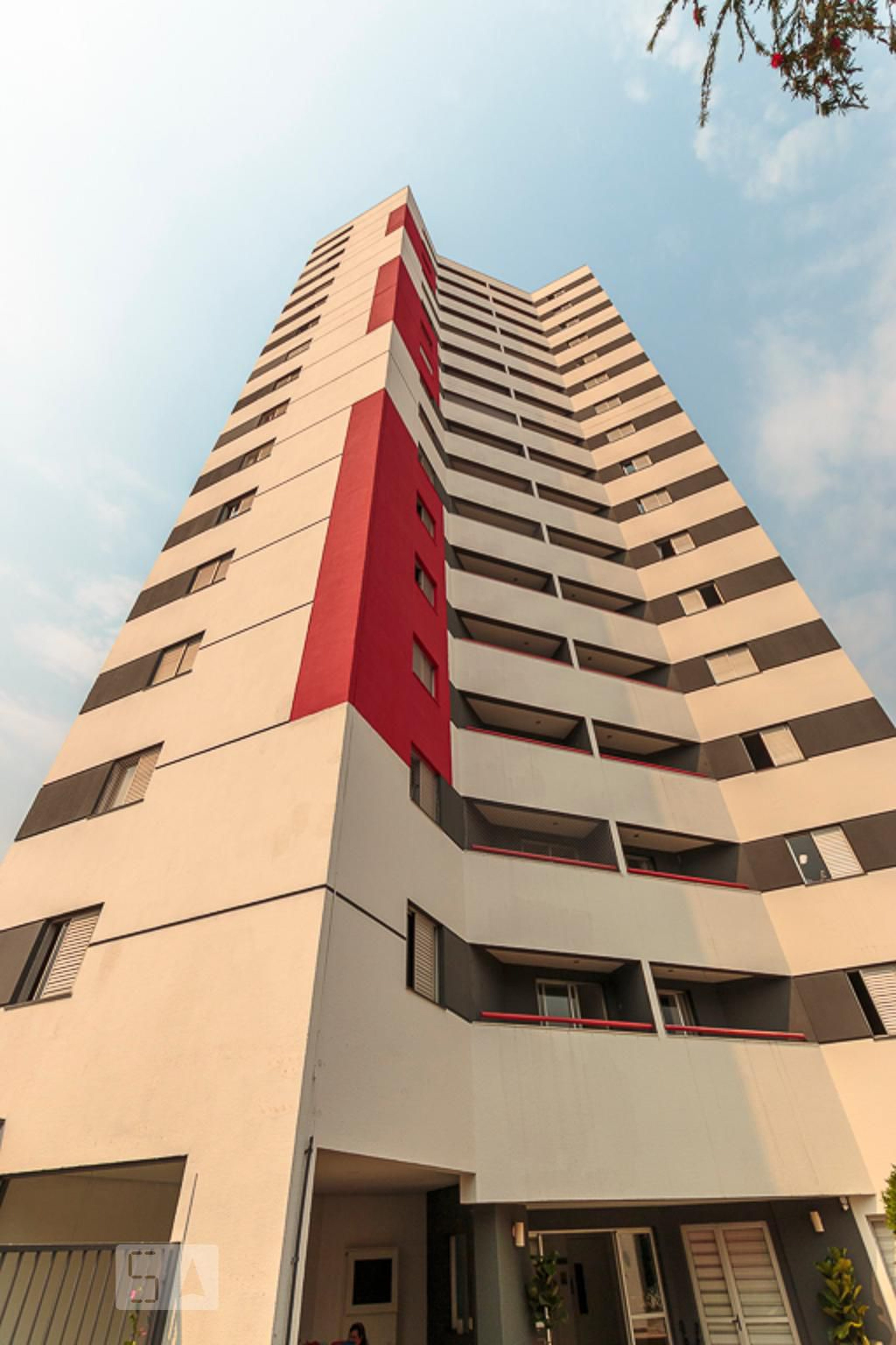 Fachada Condomínio em Rua Pedro Anderson, 410