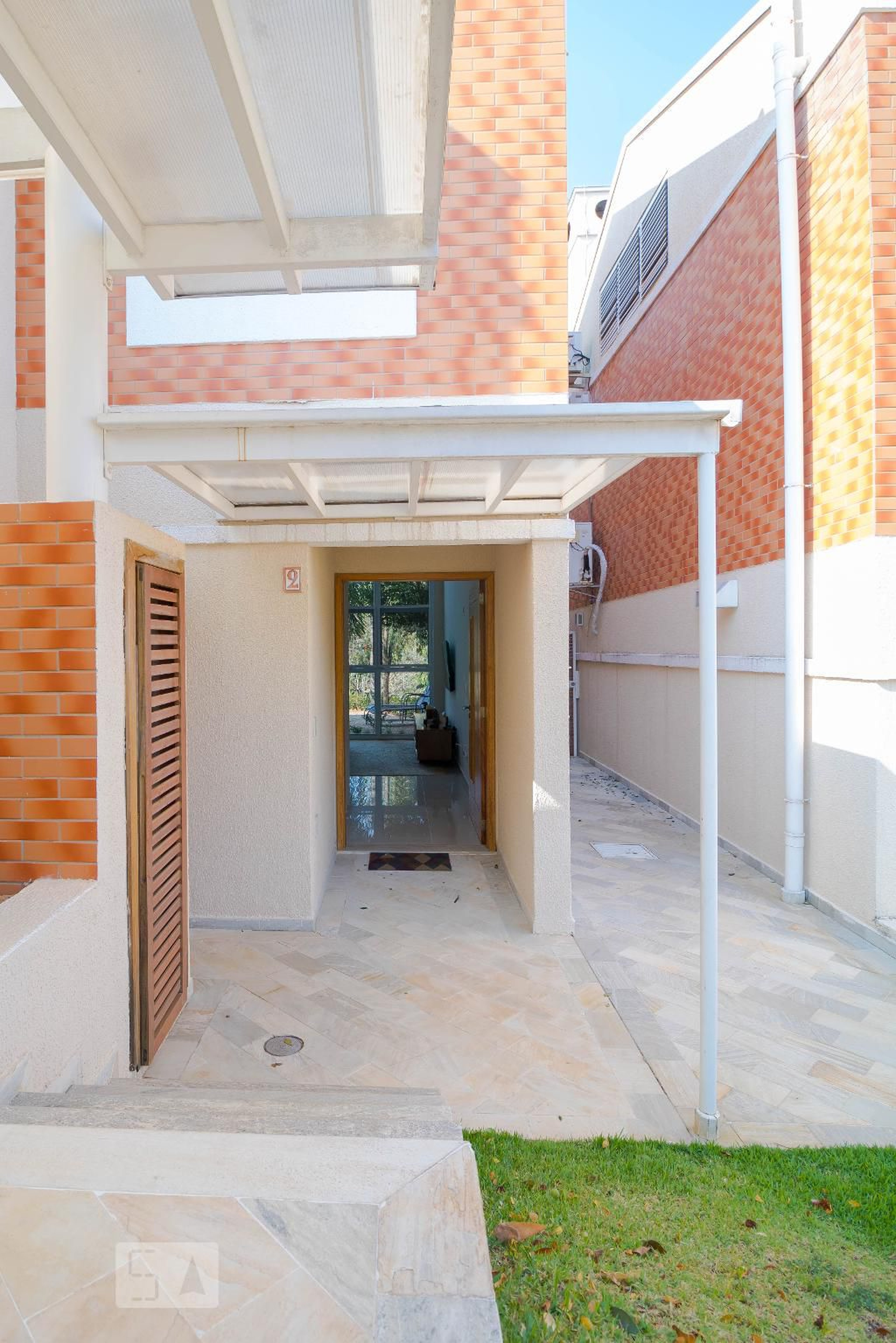 Fachada Condomínio em Rua Irene Maragno Lacerda, 35