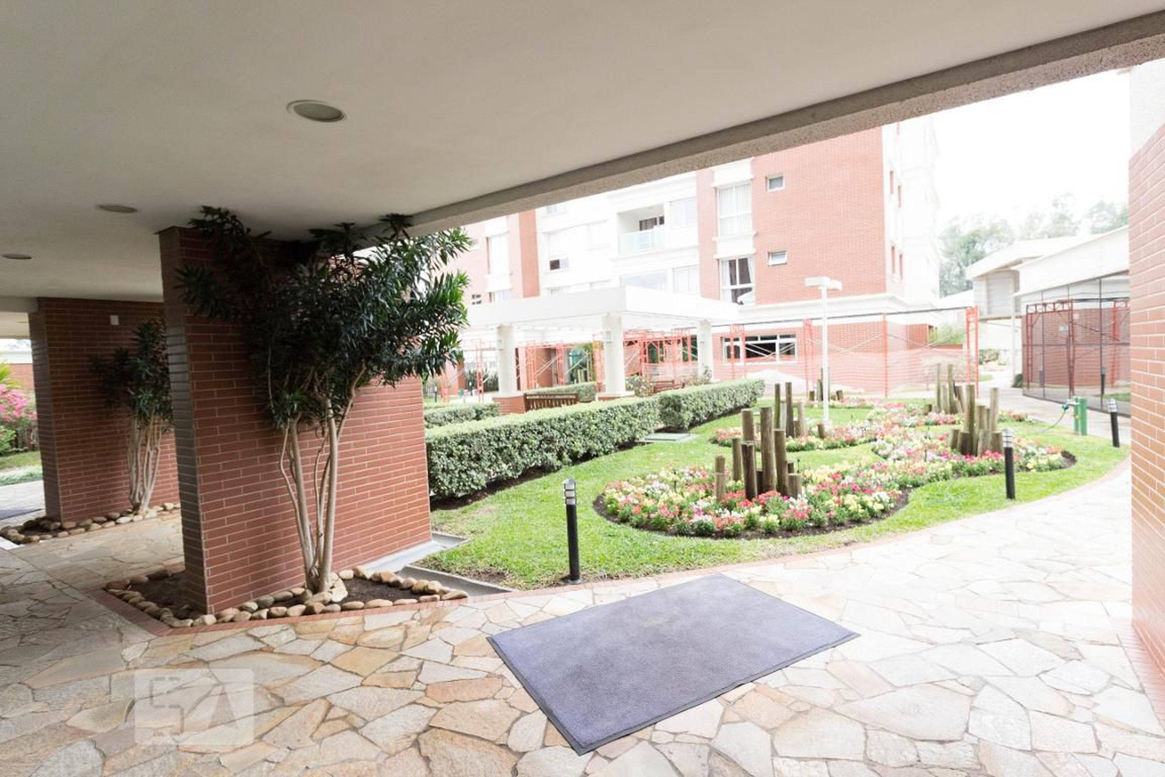 Hall de Entrada Condomínio Parigot