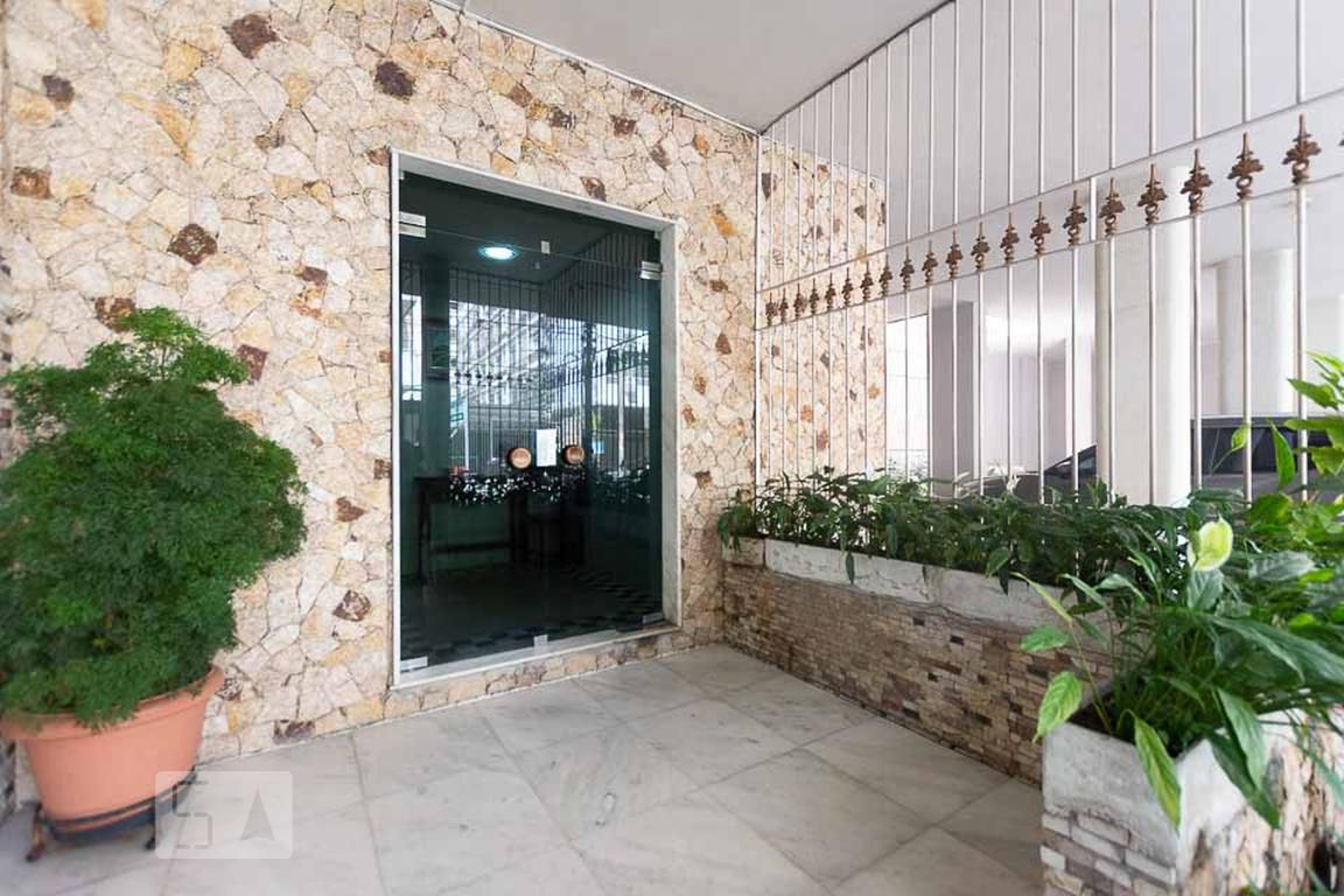 Entrada Edifício Querência