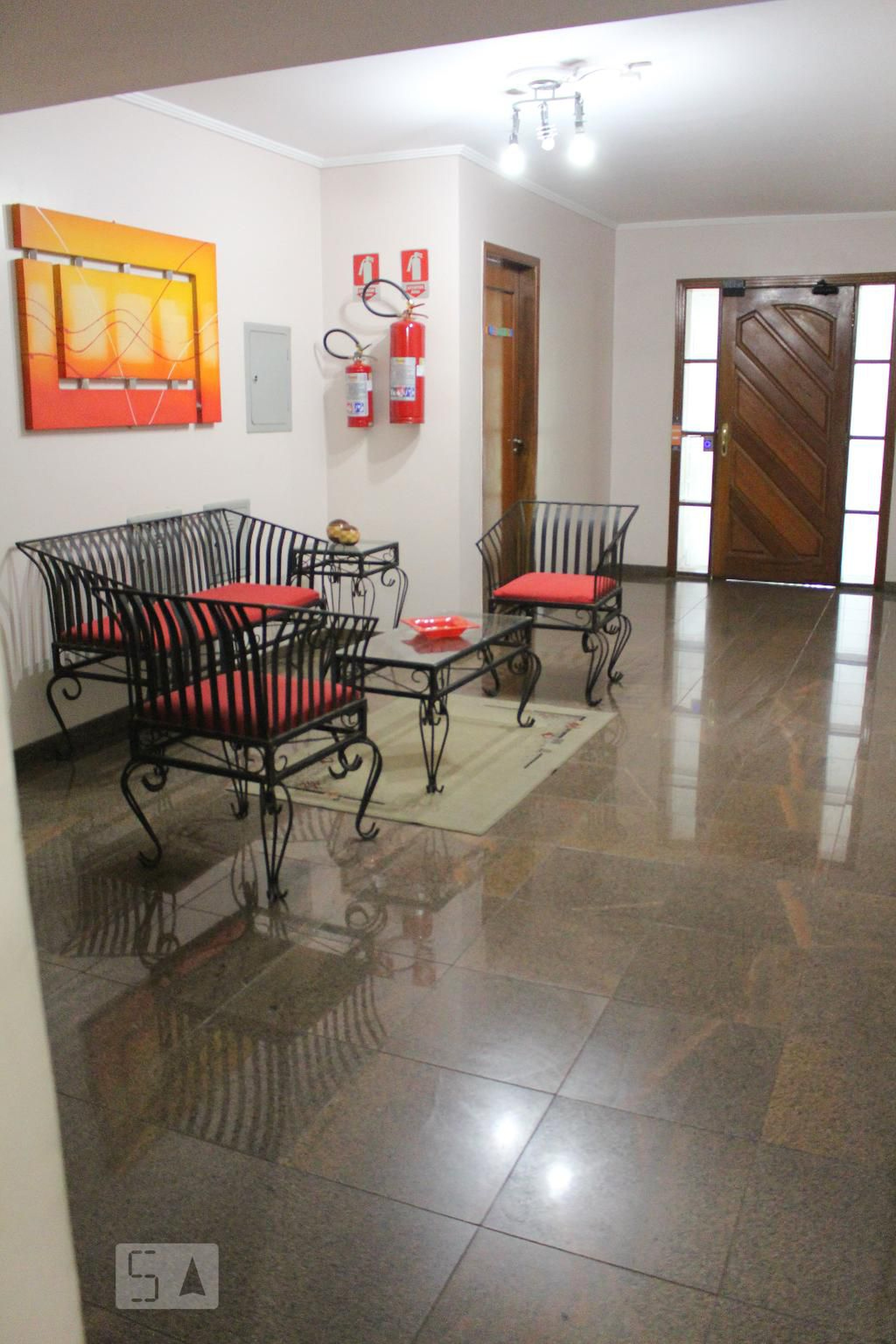 hall entrada Condomínio em Rua Rio Doce, 414