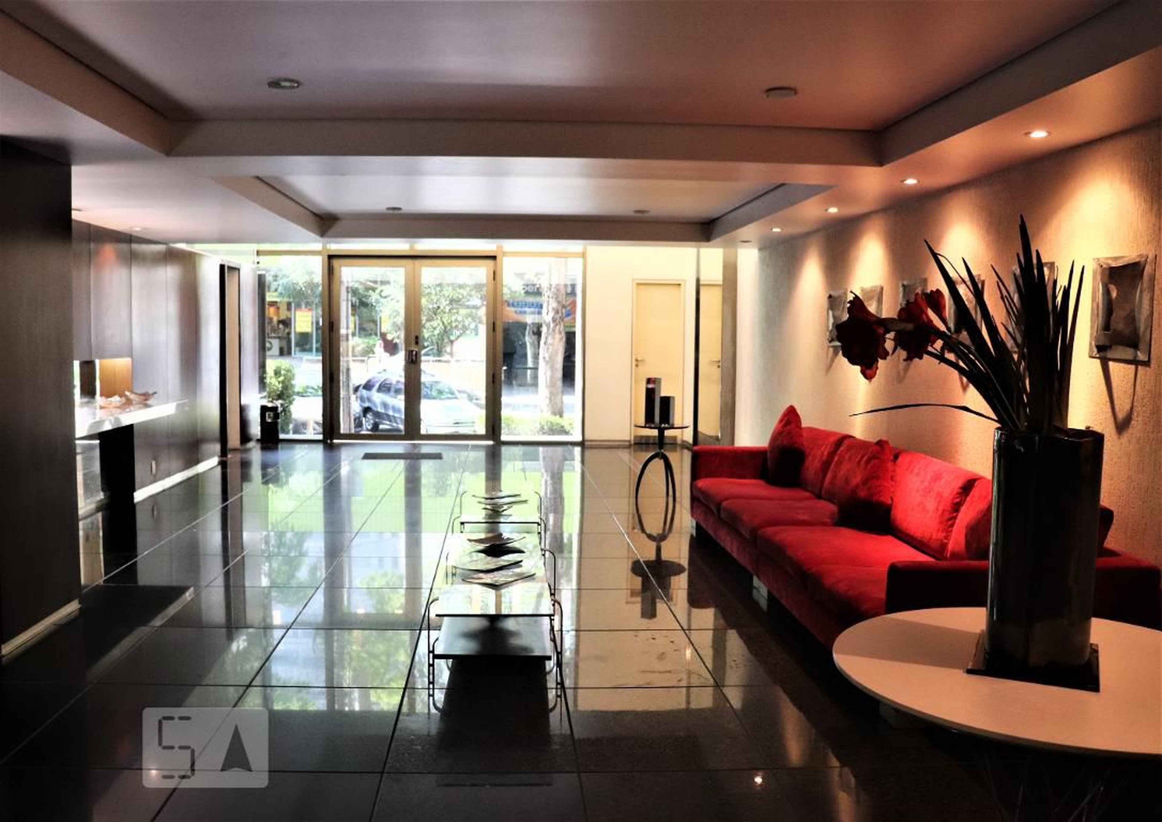 Hall de Entrada Condomínio em Rua Antônio de Albuquerque, 1021