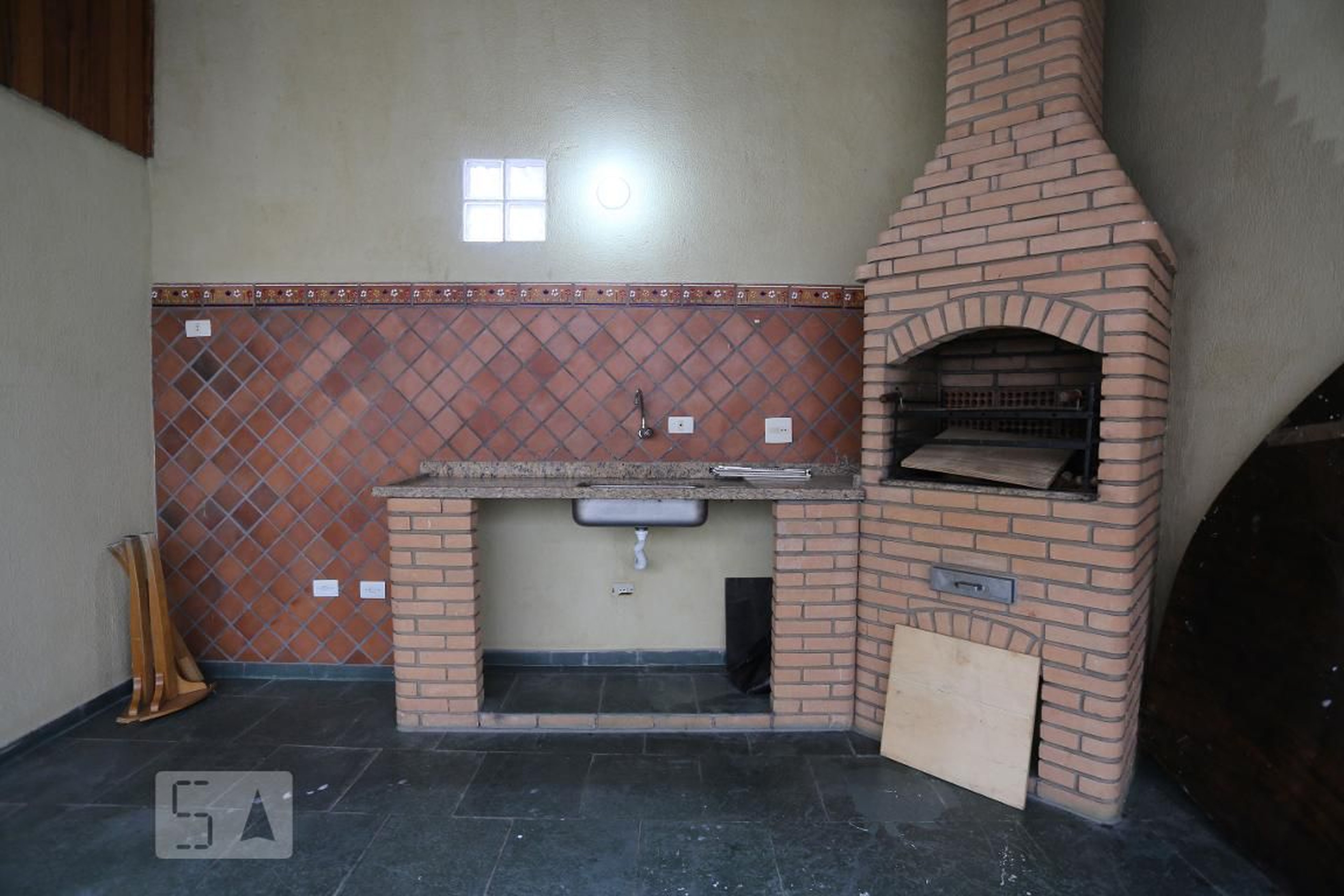 Churrasqueira Condomínio em Rua Paulo Soares, 119