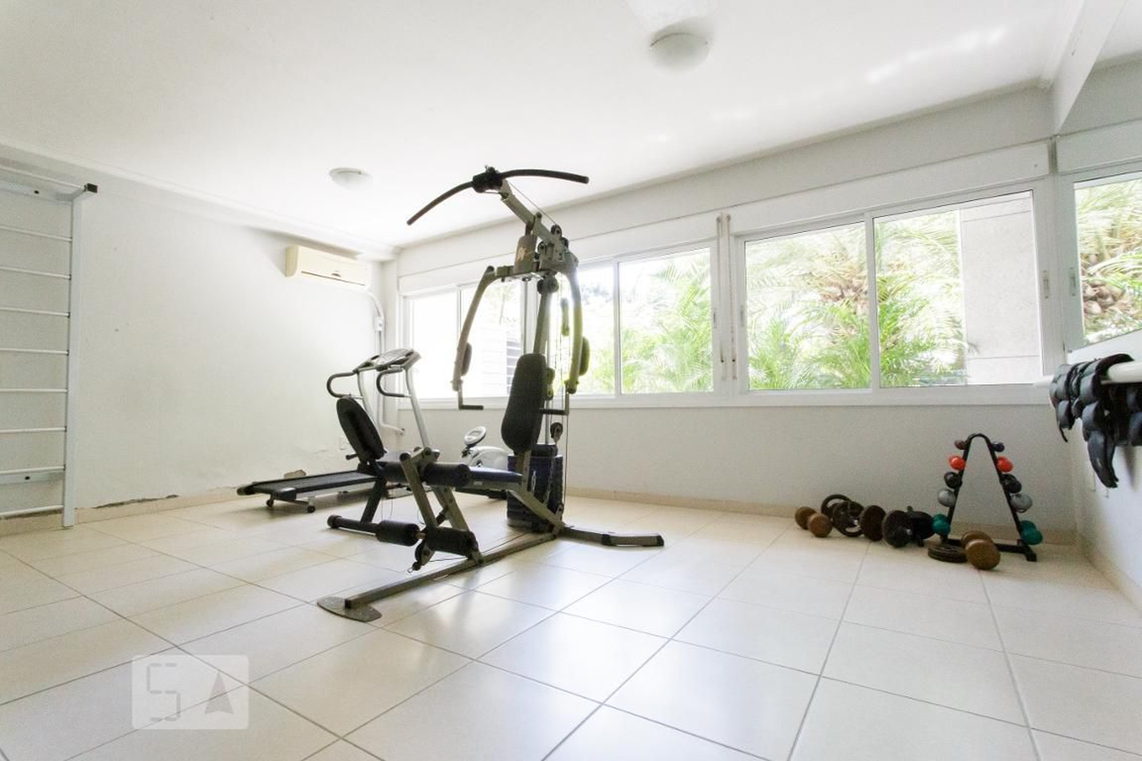 Academia - Edificio Hyde Petropolis