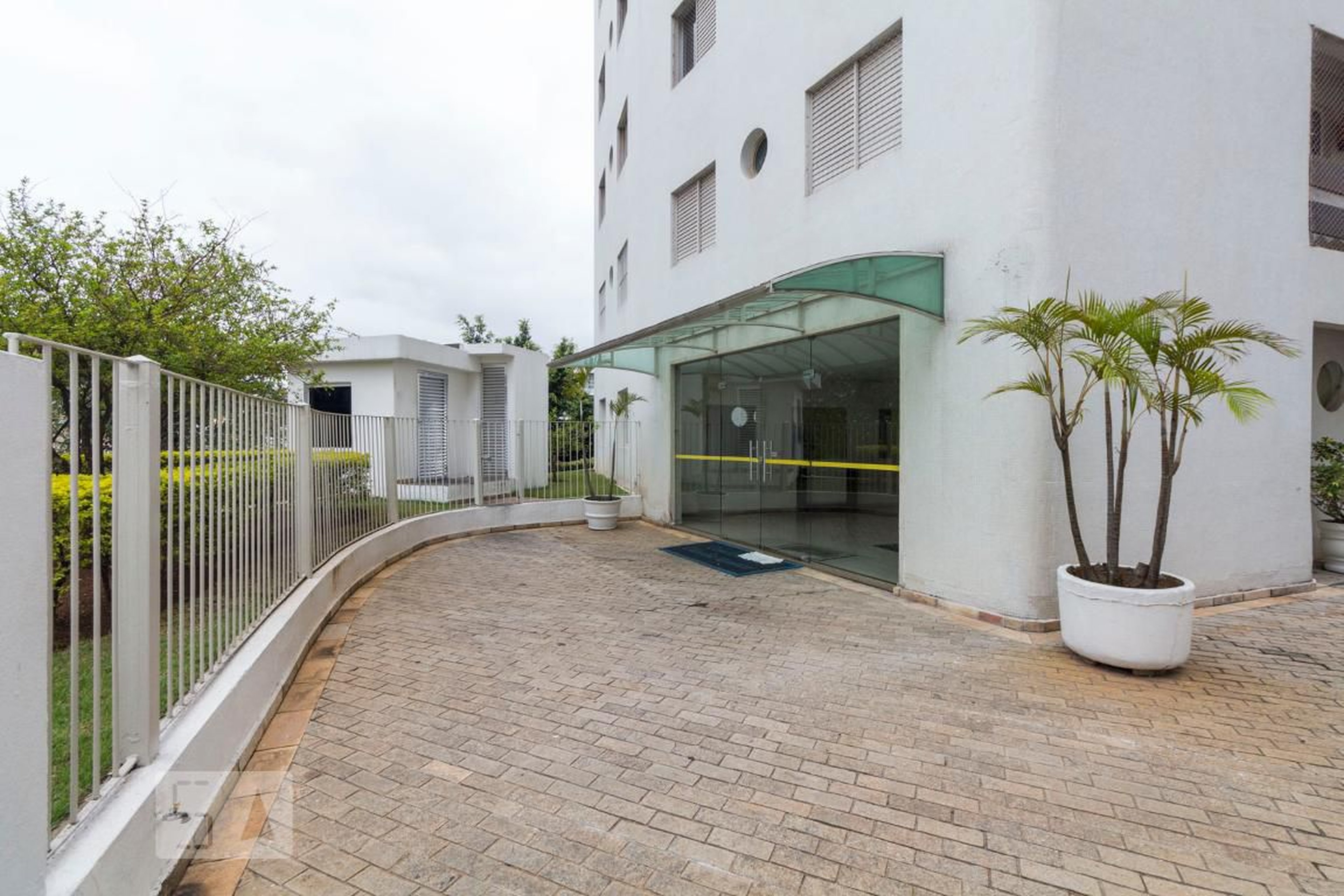 Entrada - Claudia Renata