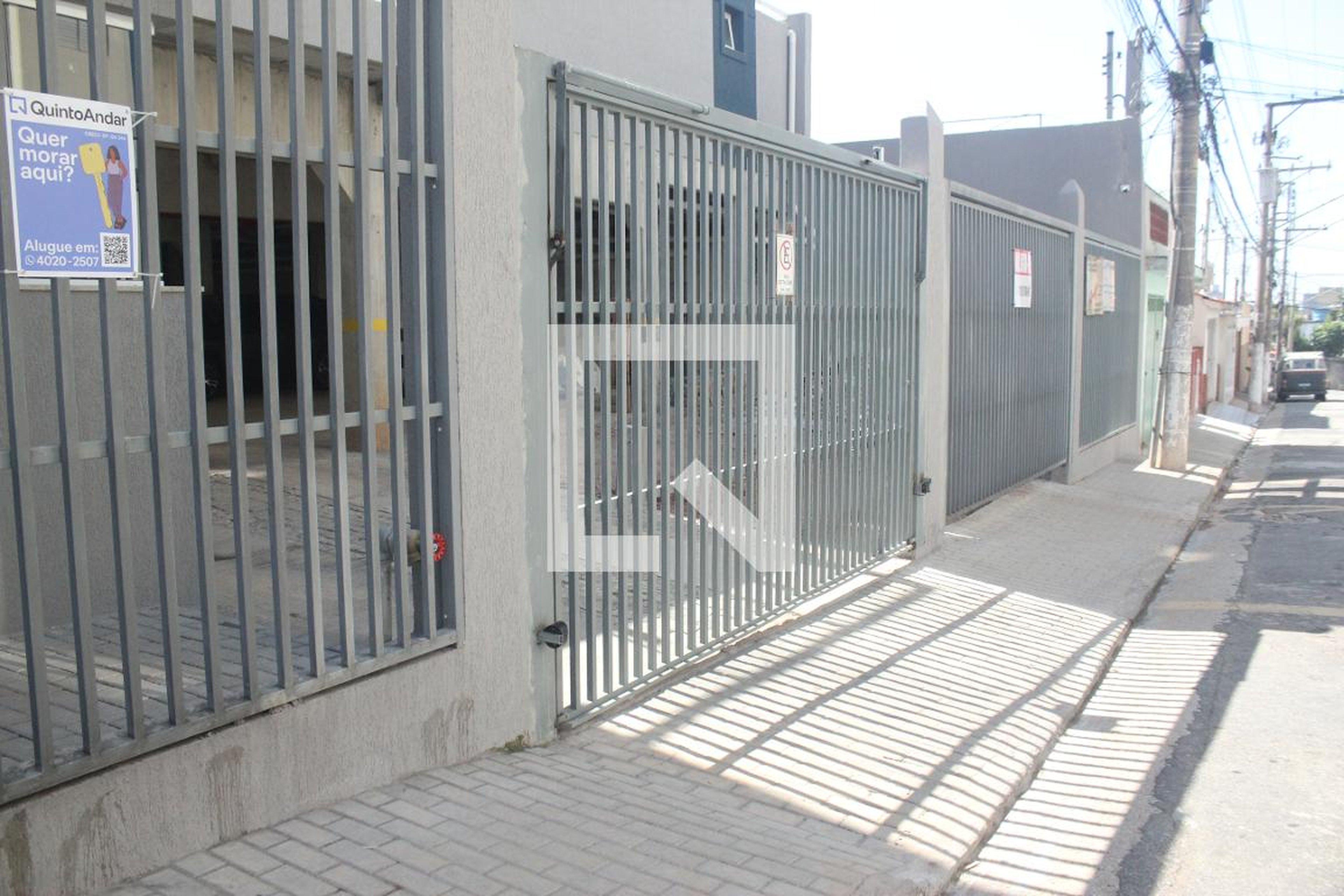 Fachada Condomínio em Rua Pierre de Beranger, 243