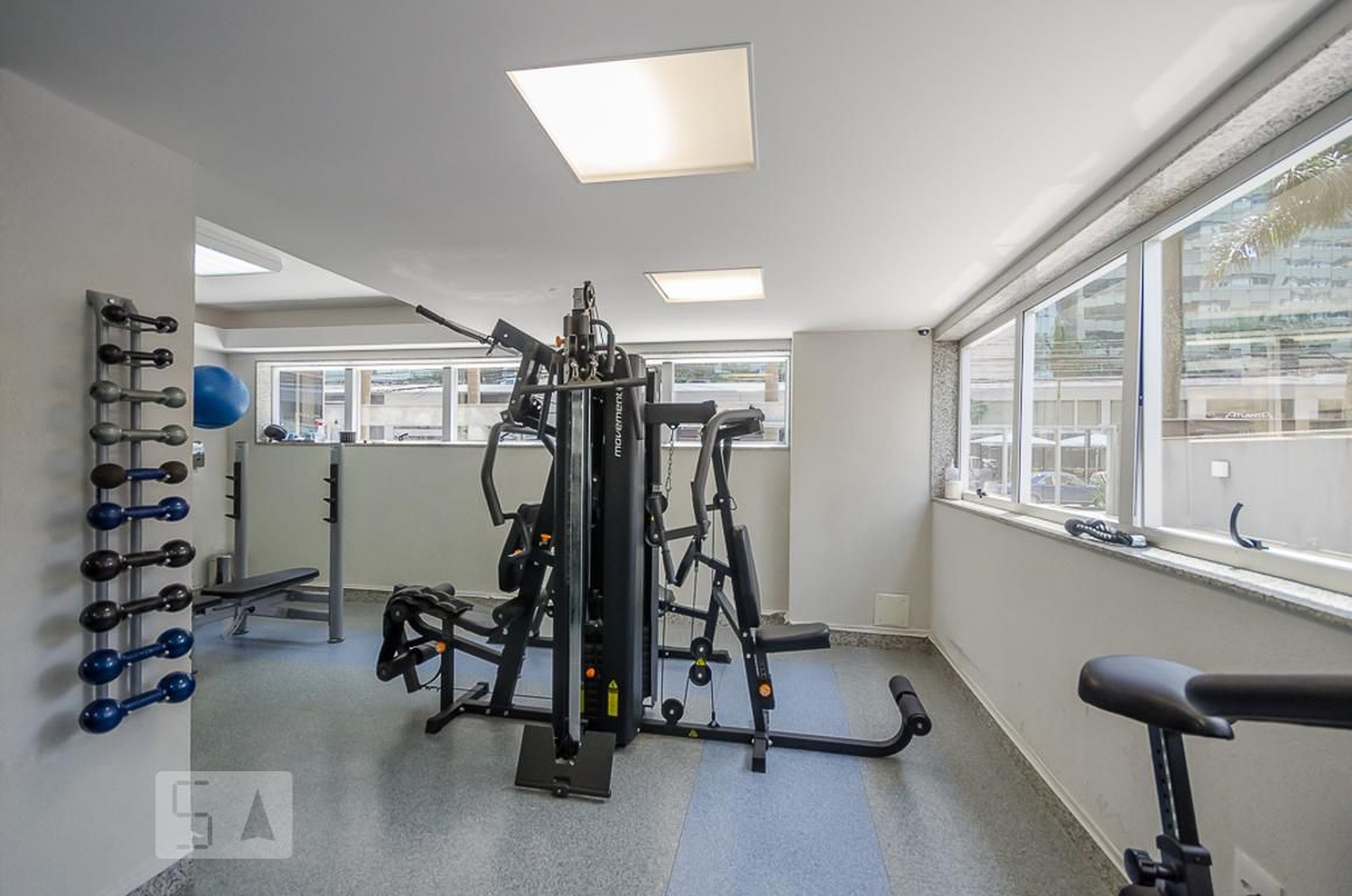 Academia - Ed Blue Tower Tennis Residence