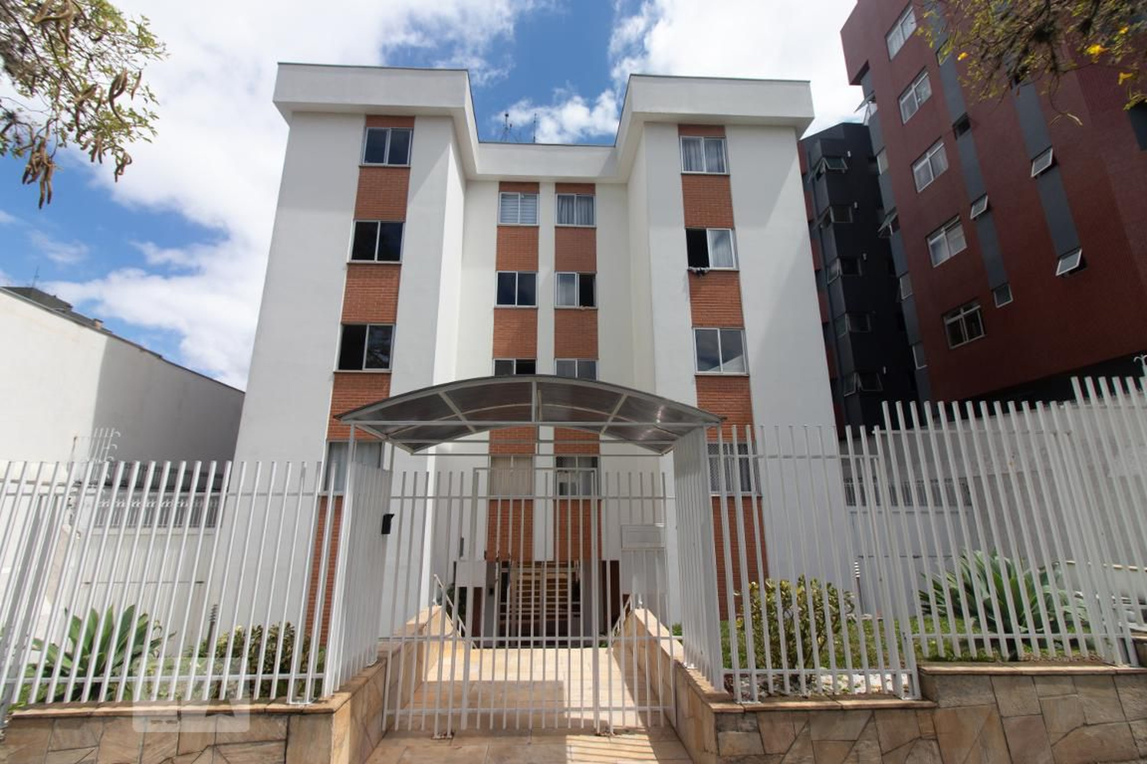 Fachada Condomínio em Avenida Anita Garibaldi, 1191