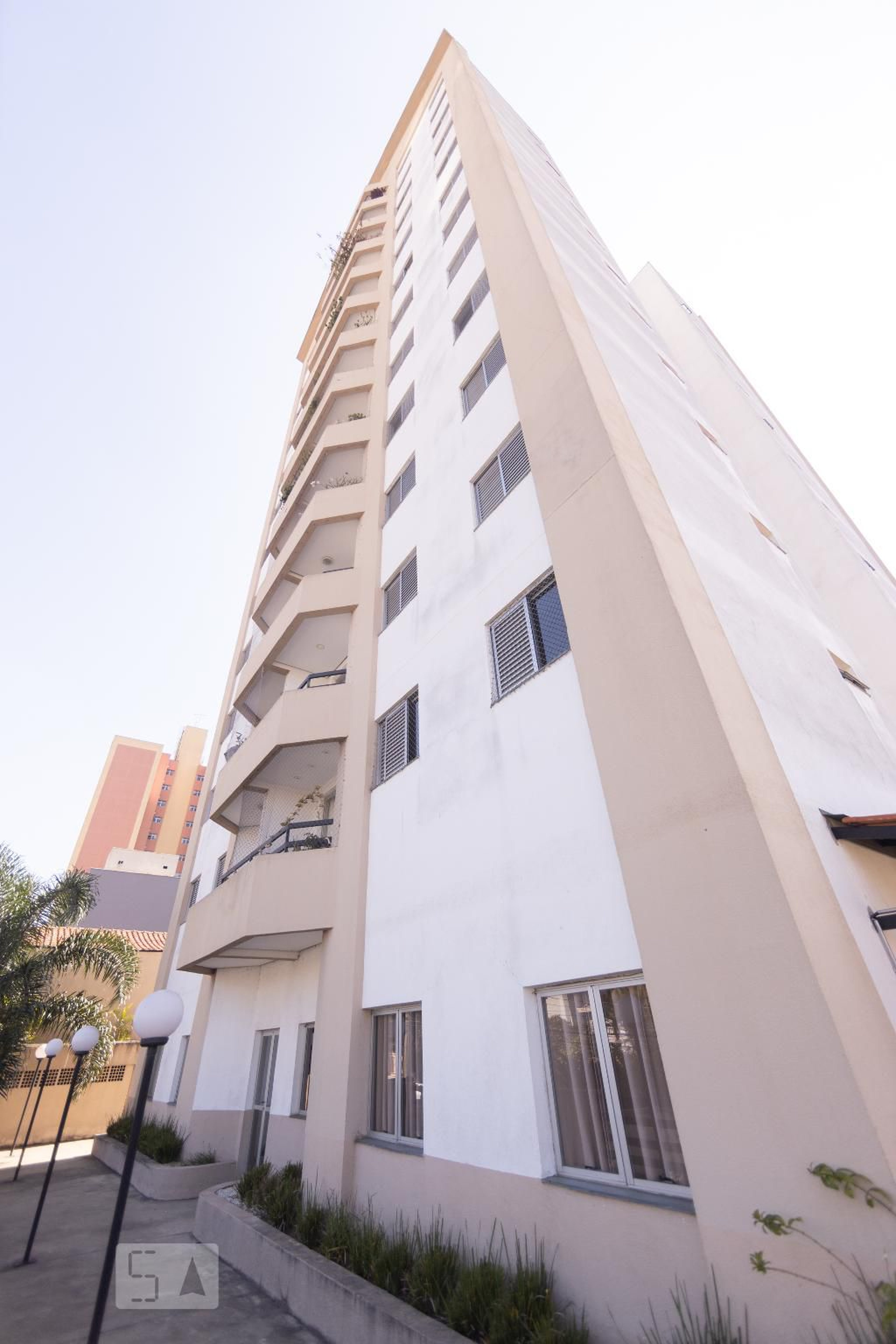 Fachada Condomínio em Rua Jorge Augusto, 491