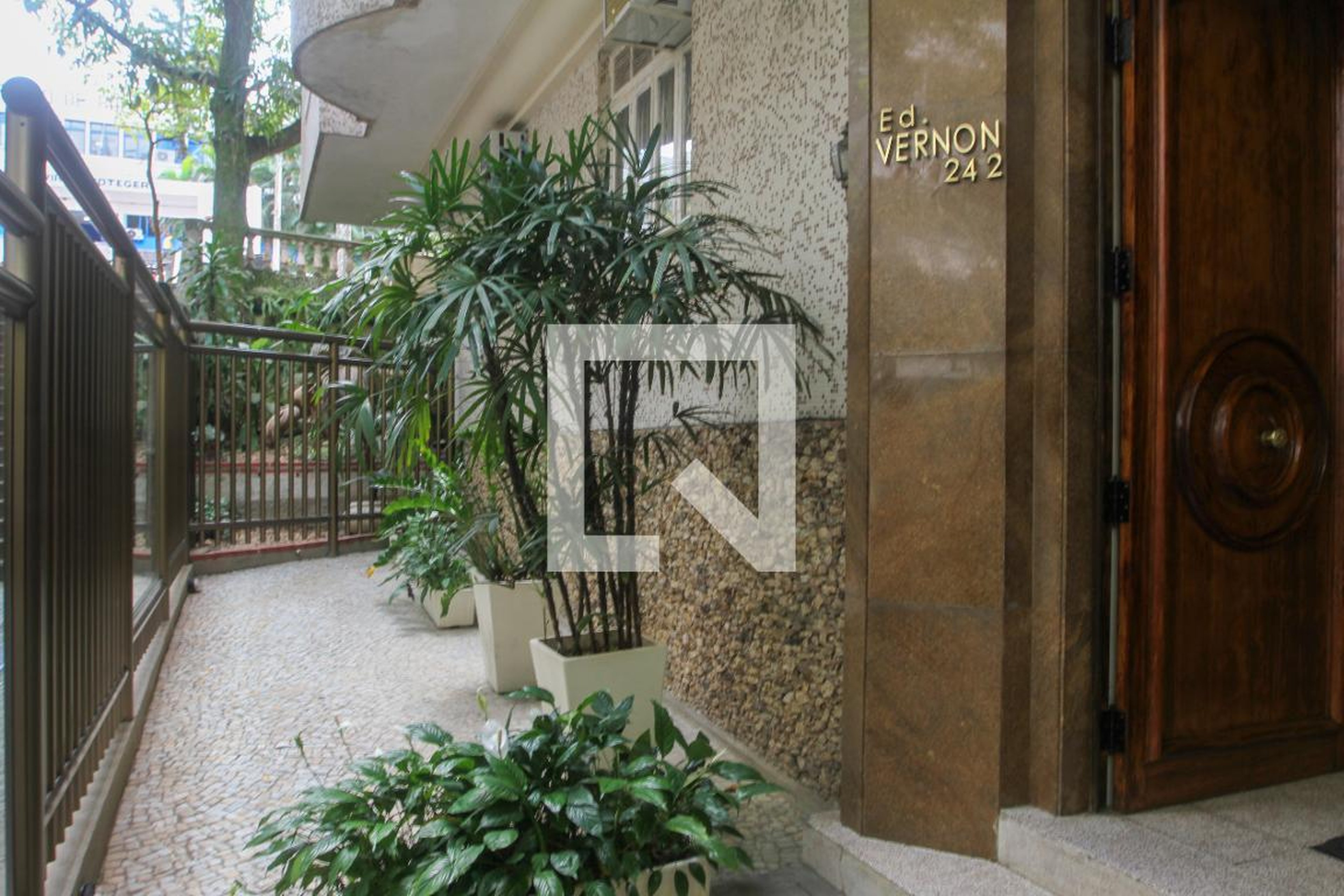 Entrada do Prédio - Edifício Vernon
