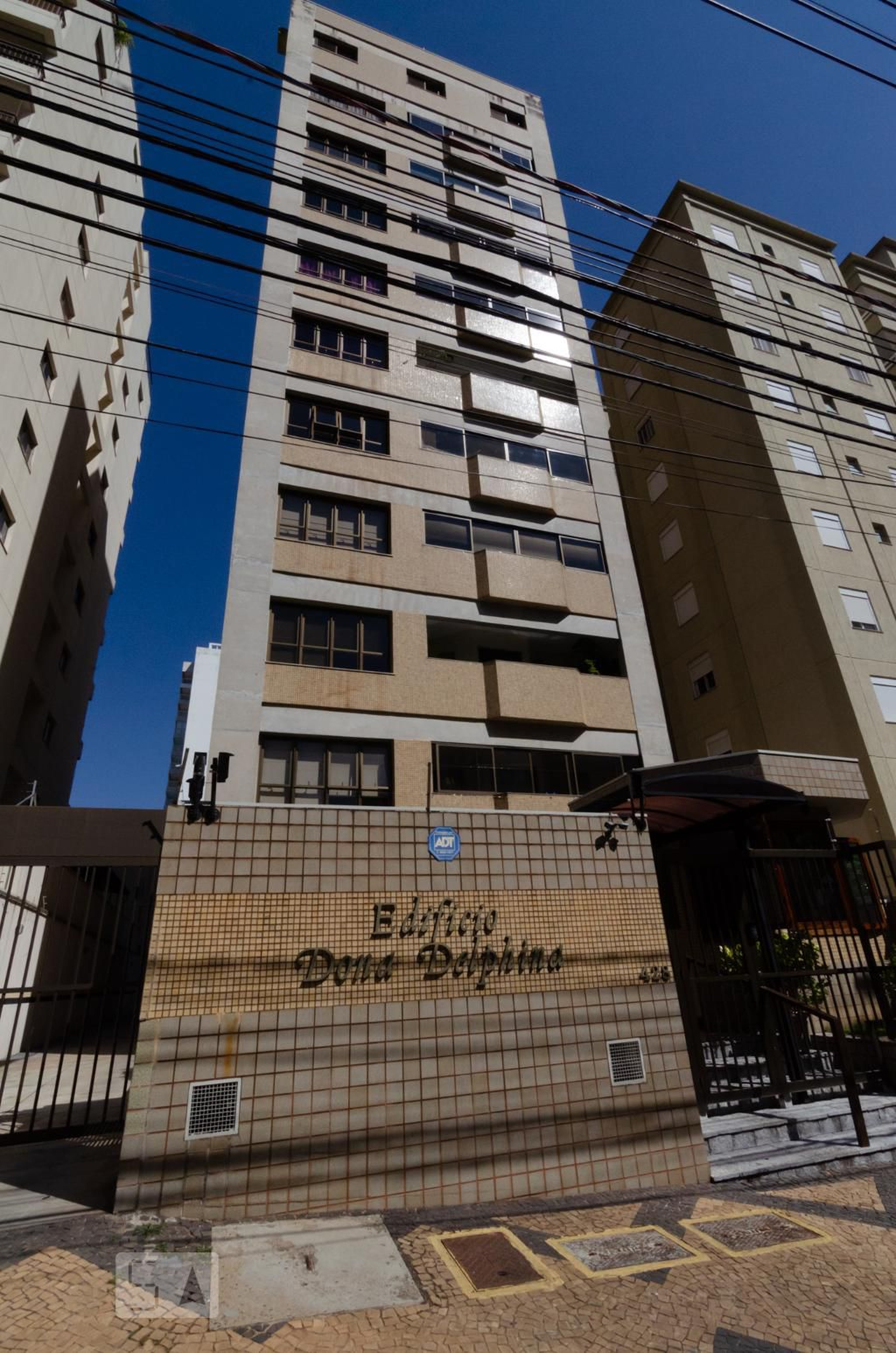 Fachada do prédio Condomínio em Rua Quatorze de Dezembro, 428