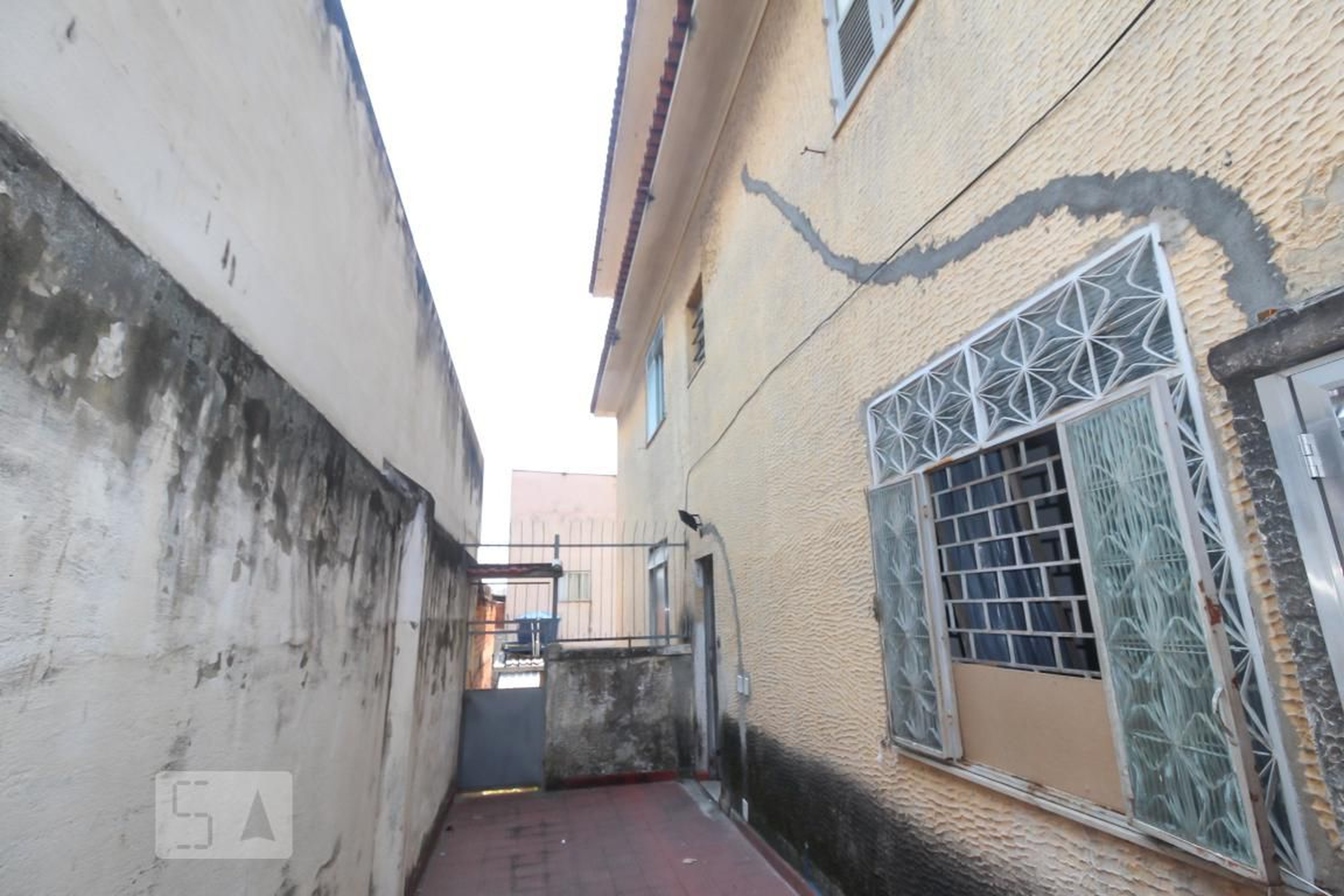 Entrada Condomínio em Rua Paim Pamplona, 107