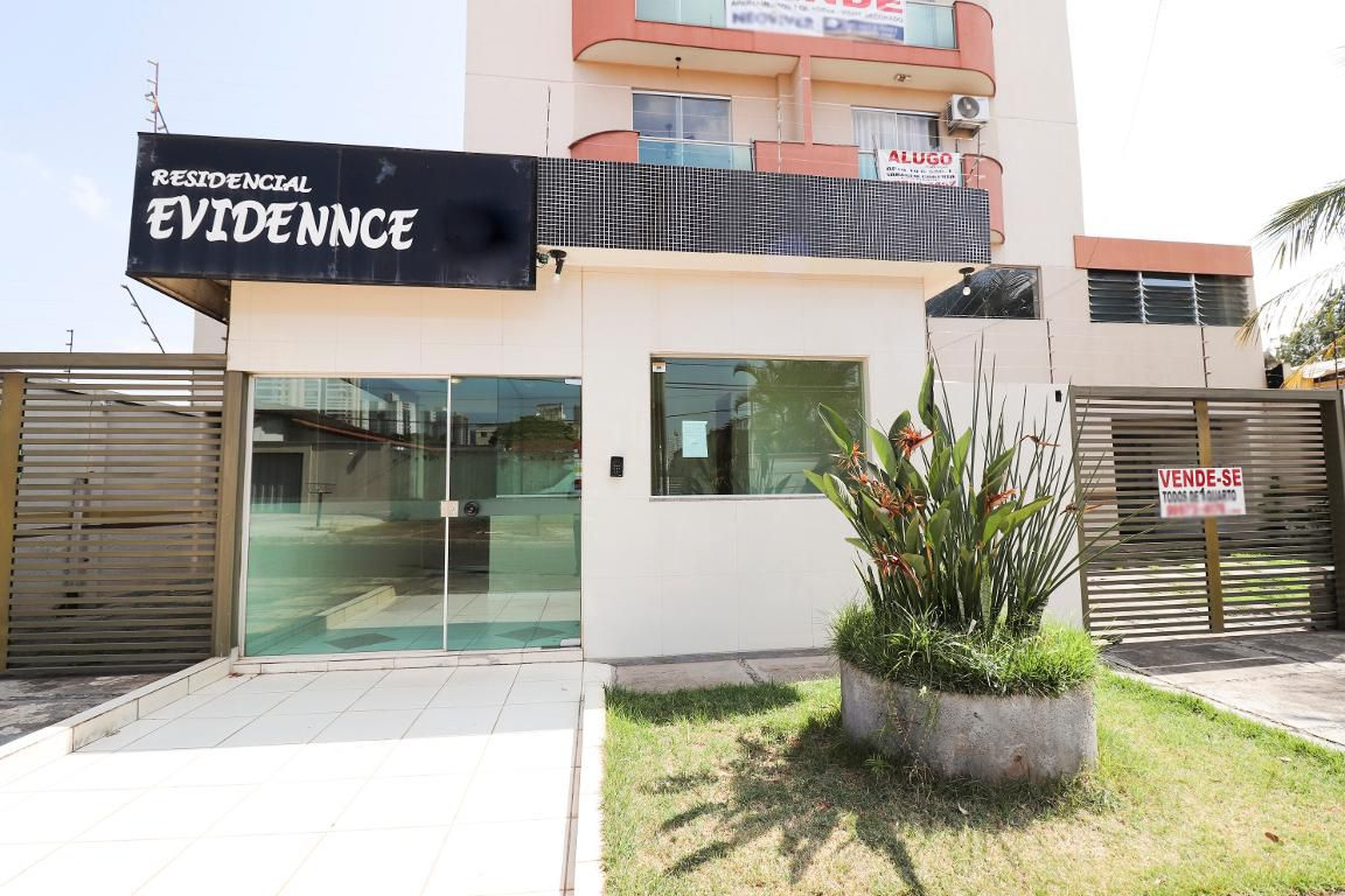 Entrada - Evidence Inn