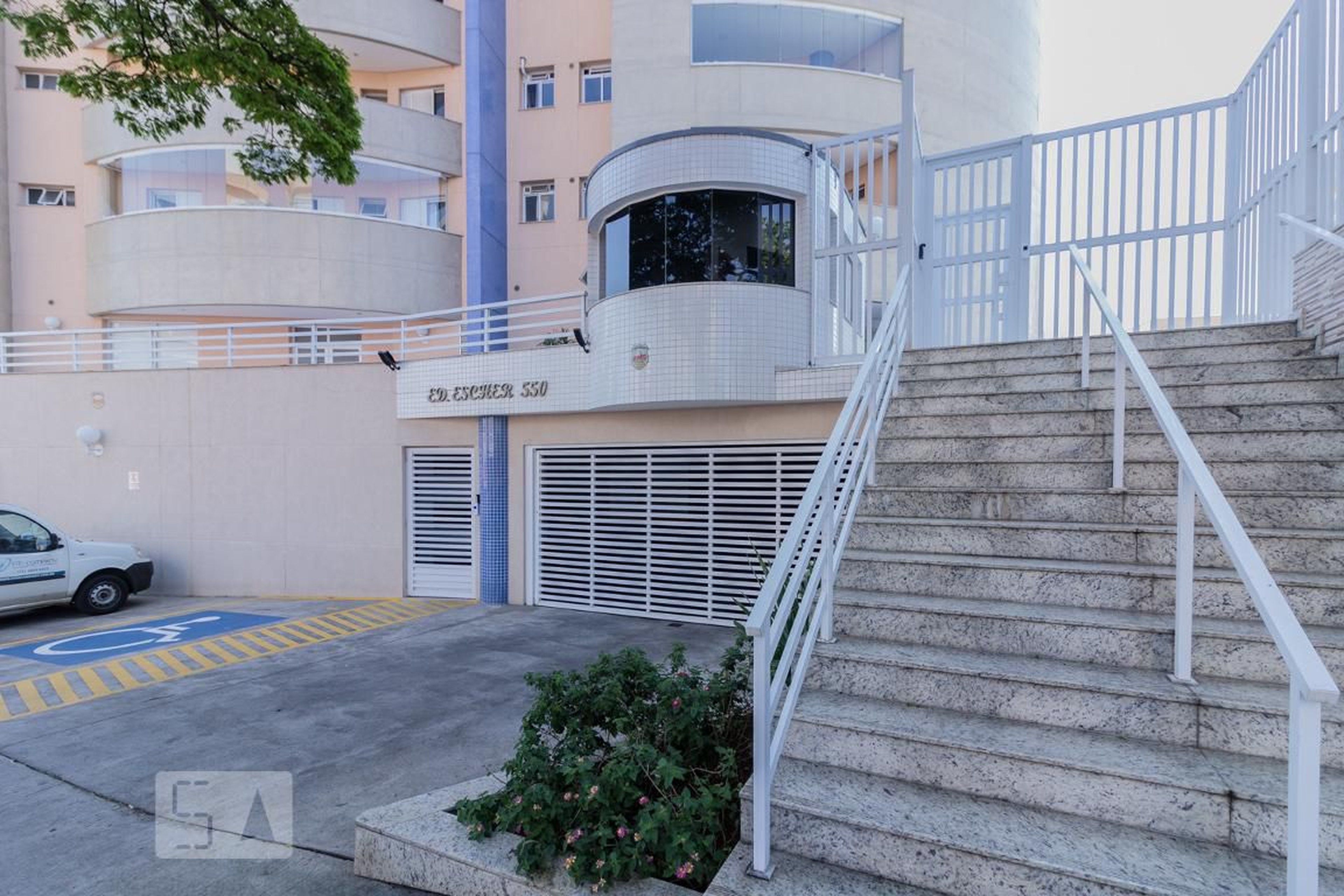 Fachada Condomínio em Rua Rêgente Feijó, 560