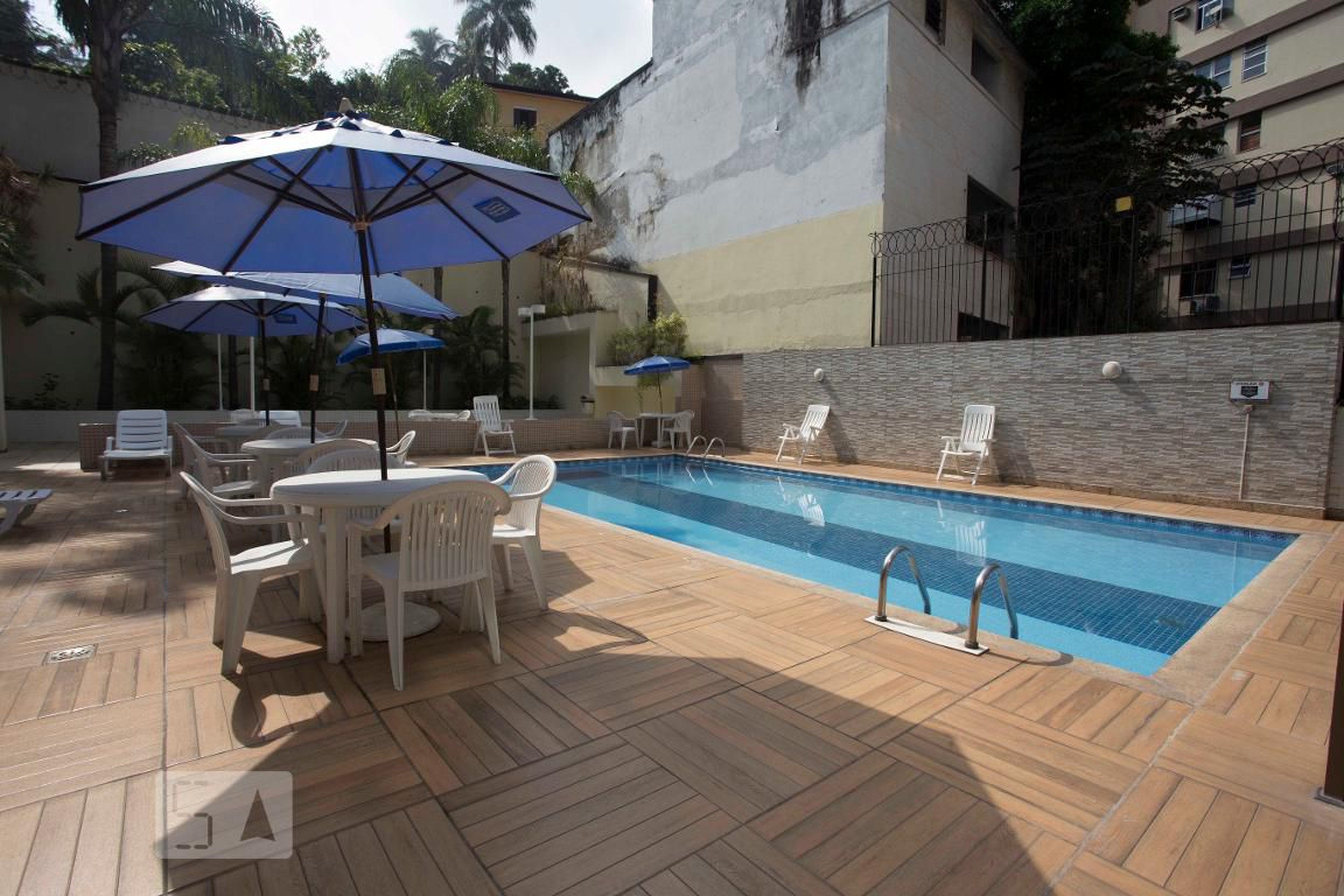 Piscina - Portais do Ingá