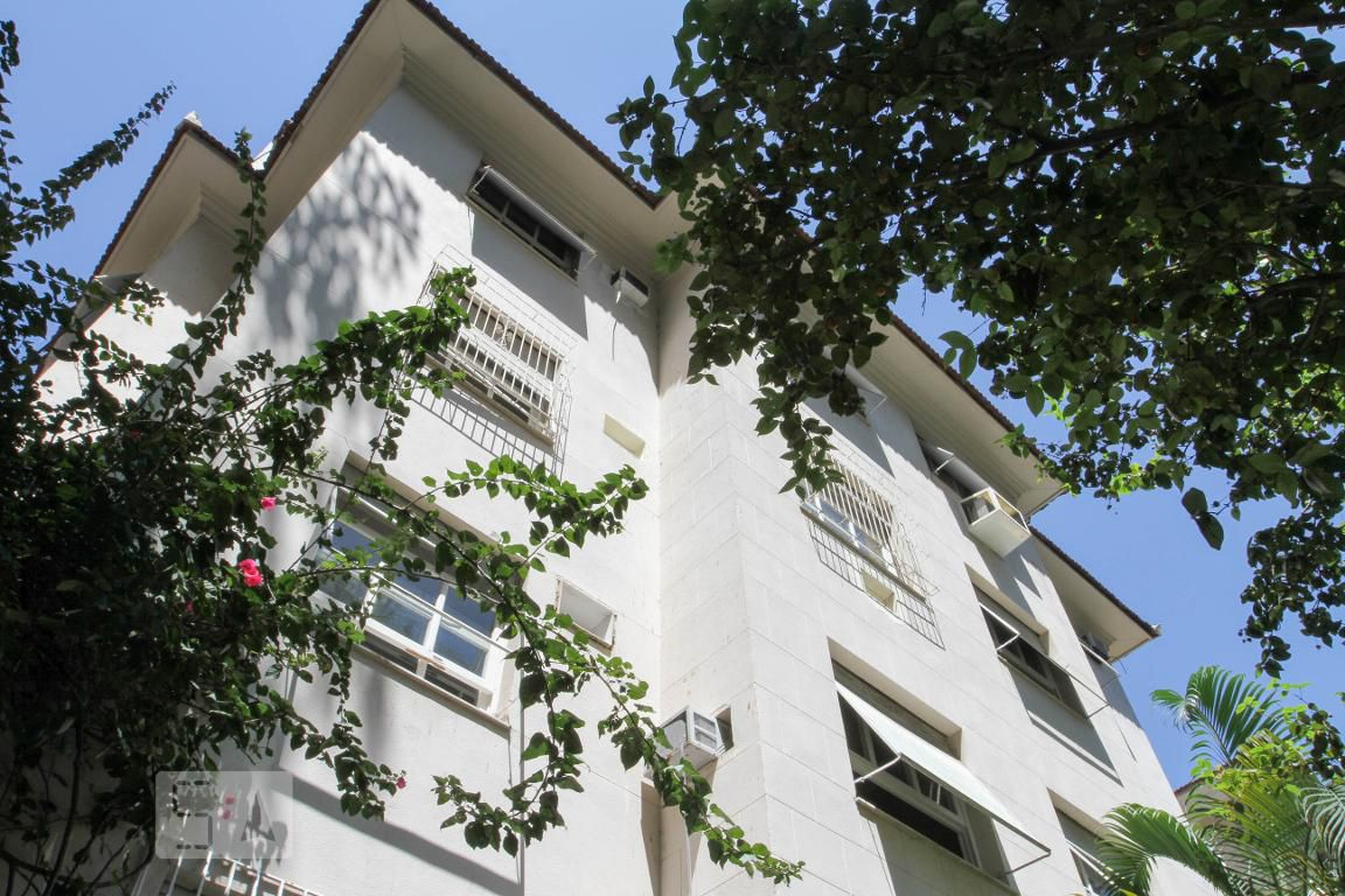 Fachada Condomínio Alberto de Campos