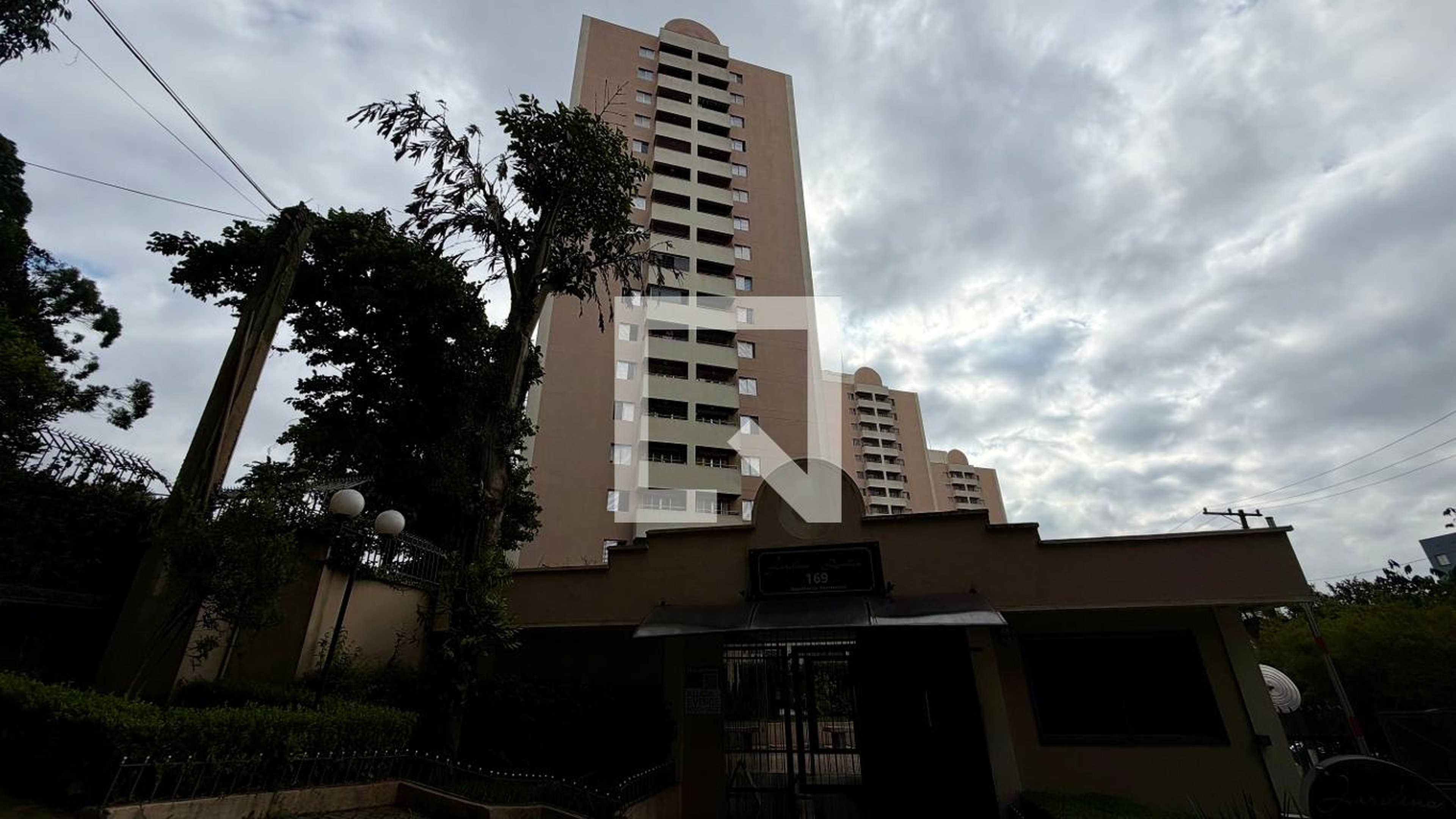 Fachada do Prédio Condomínio Jardins e Quintais