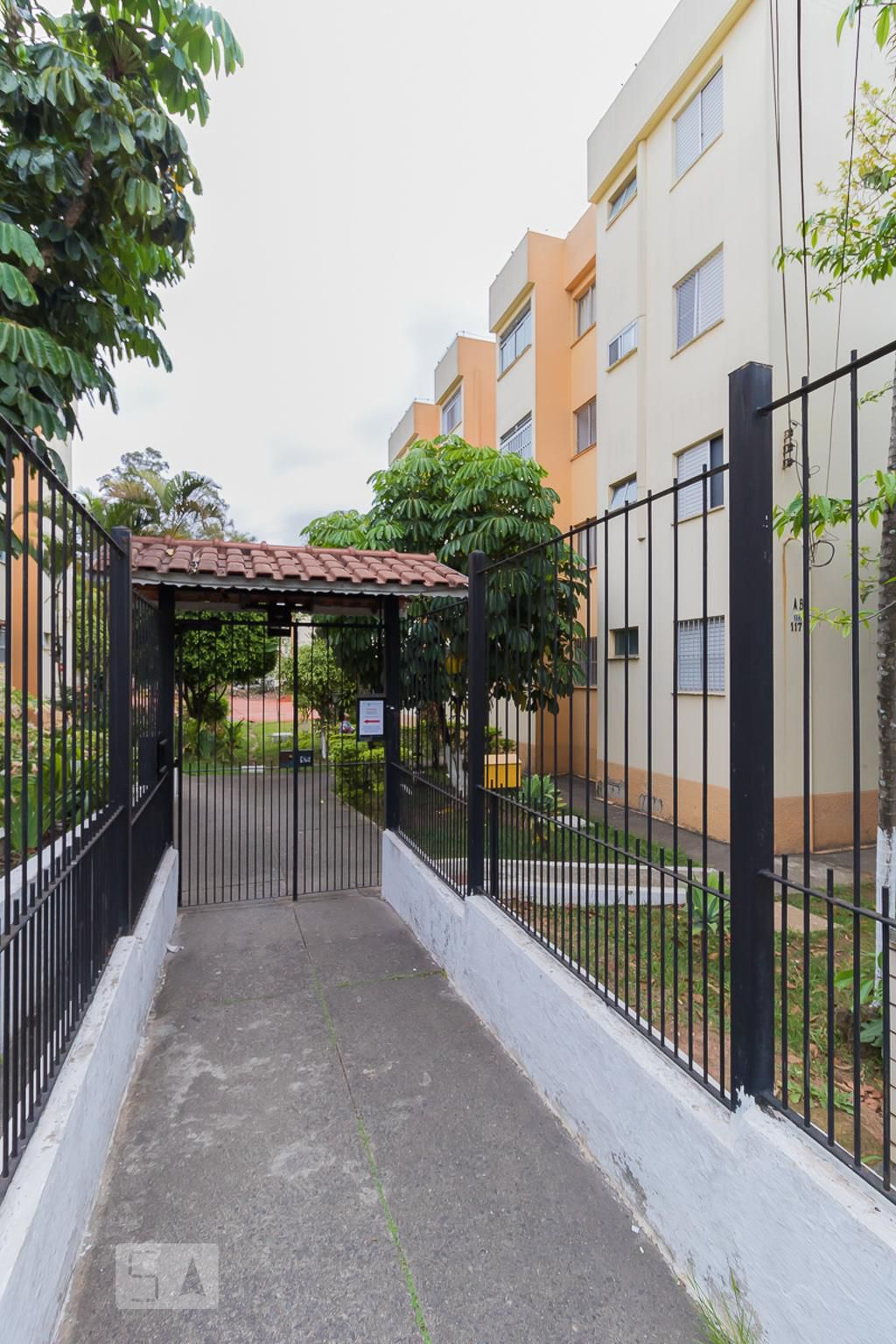 Fachada Condomínio em Rua Araçazal, 117