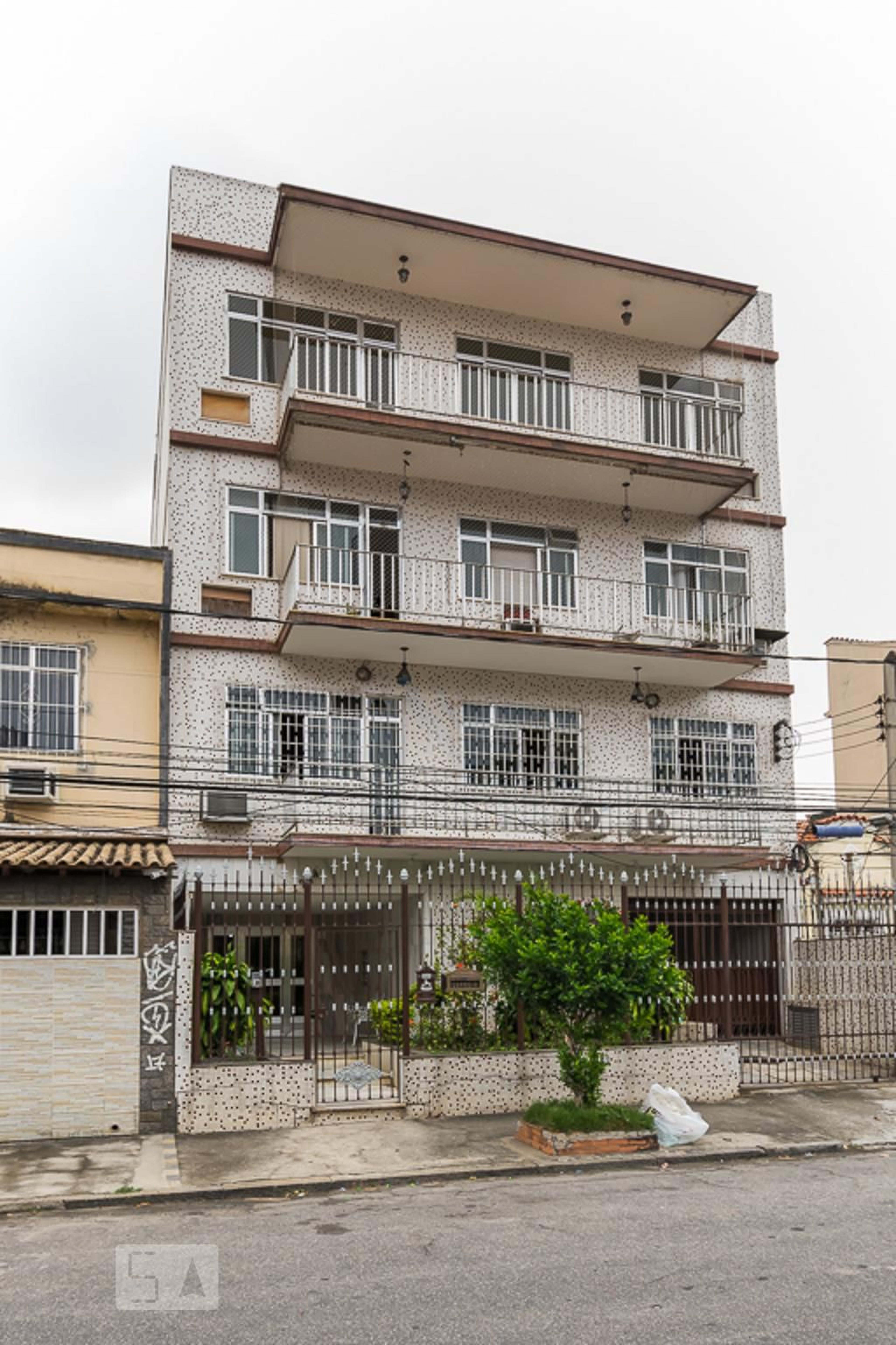 Fachada do prédio Condomínio Feliciano Pena