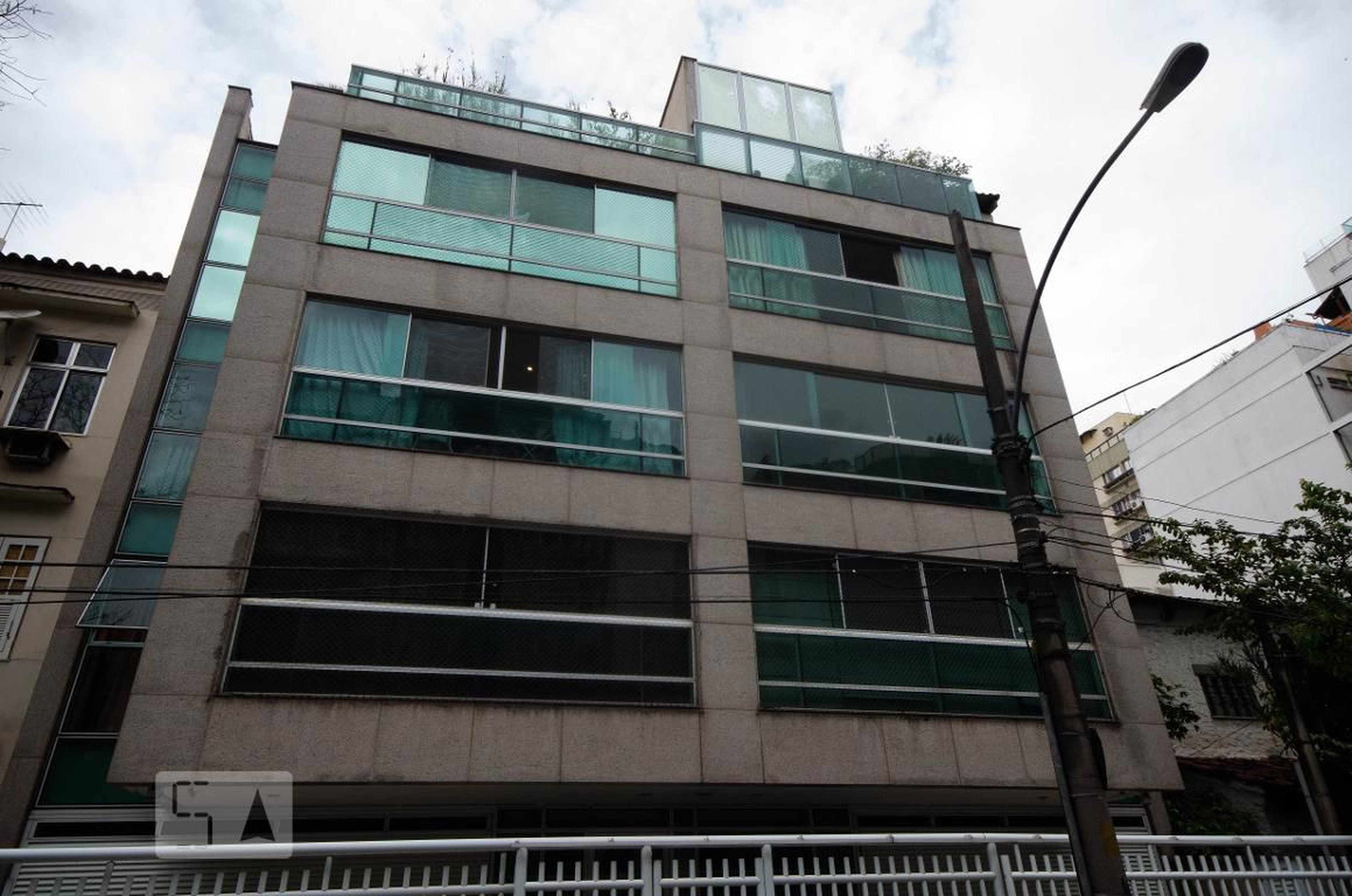 Fachada do Prédio Condomínio em Avenida Alexandre Ferreira, 57