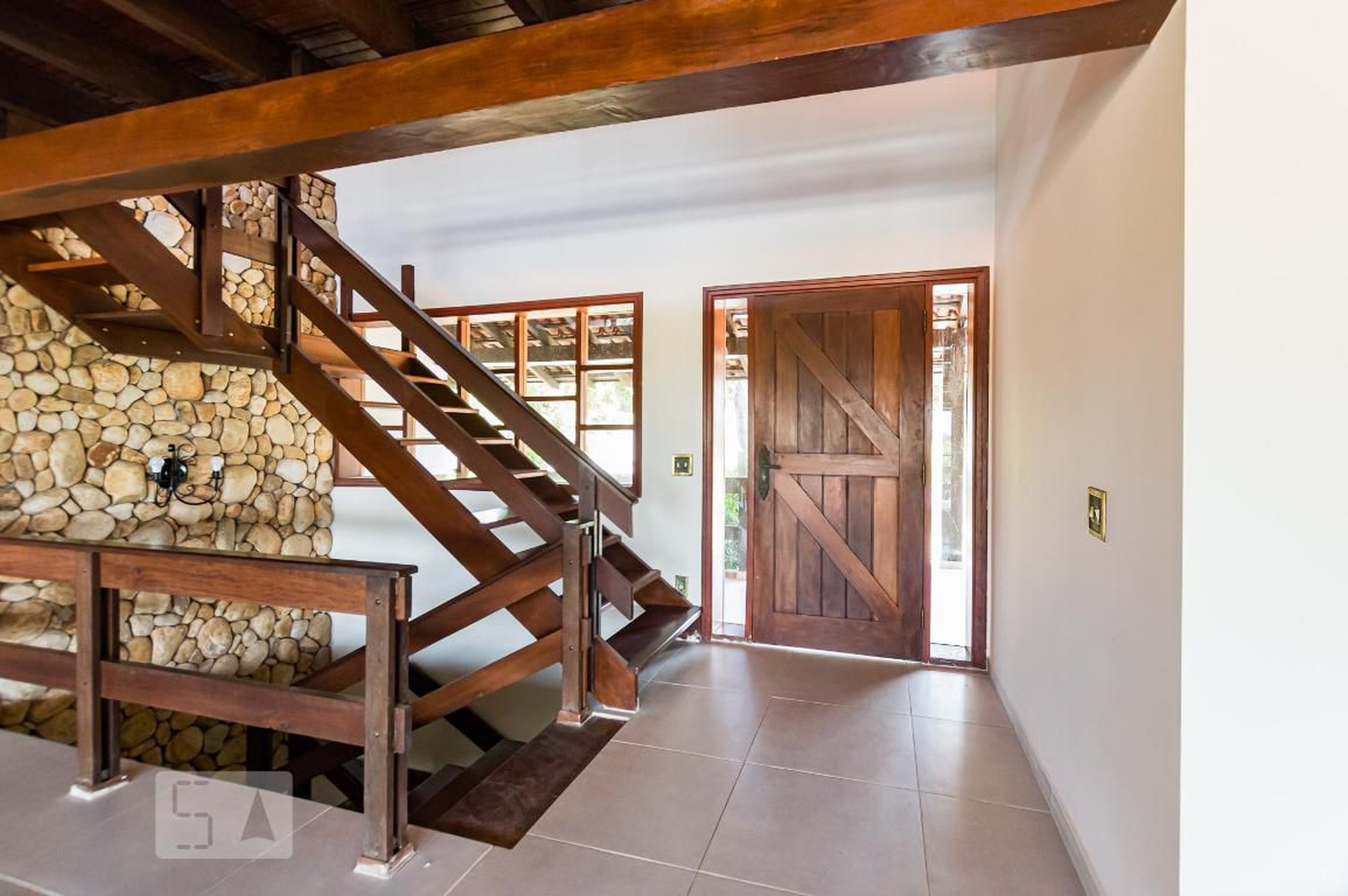 Entrada Condomínio em Rua Professor Duílio Ramos, 437