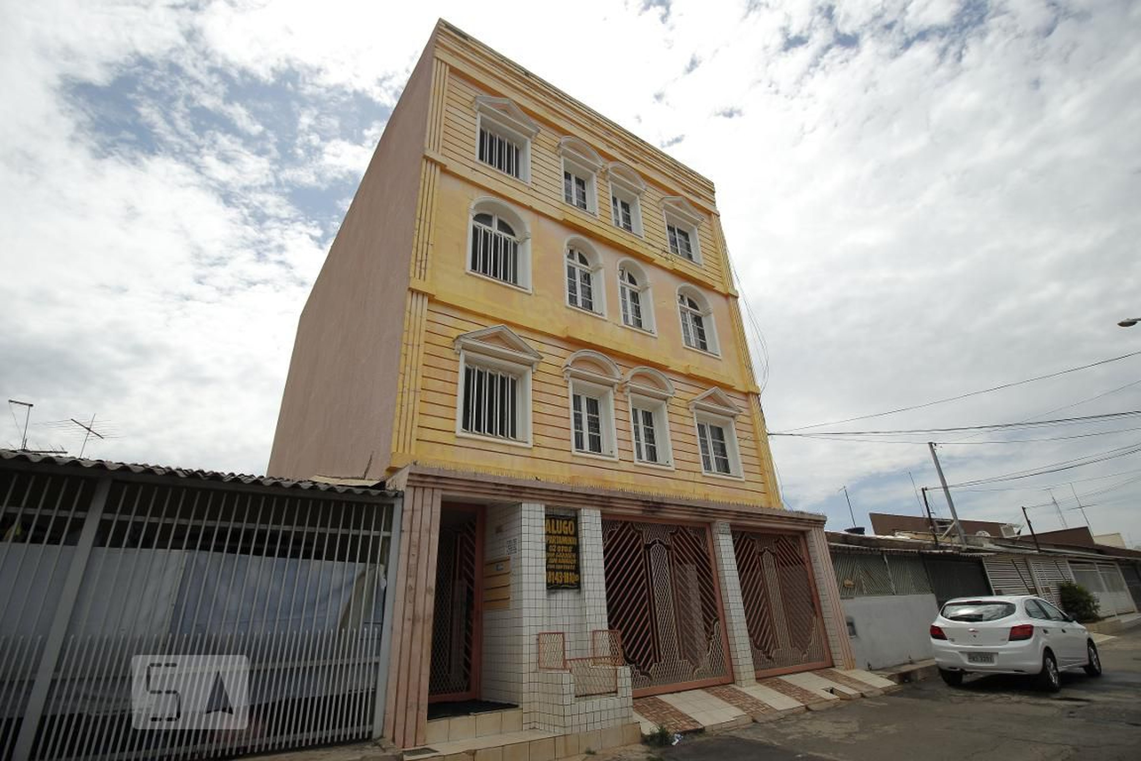 Fachada Condomínio em Qnp, 26