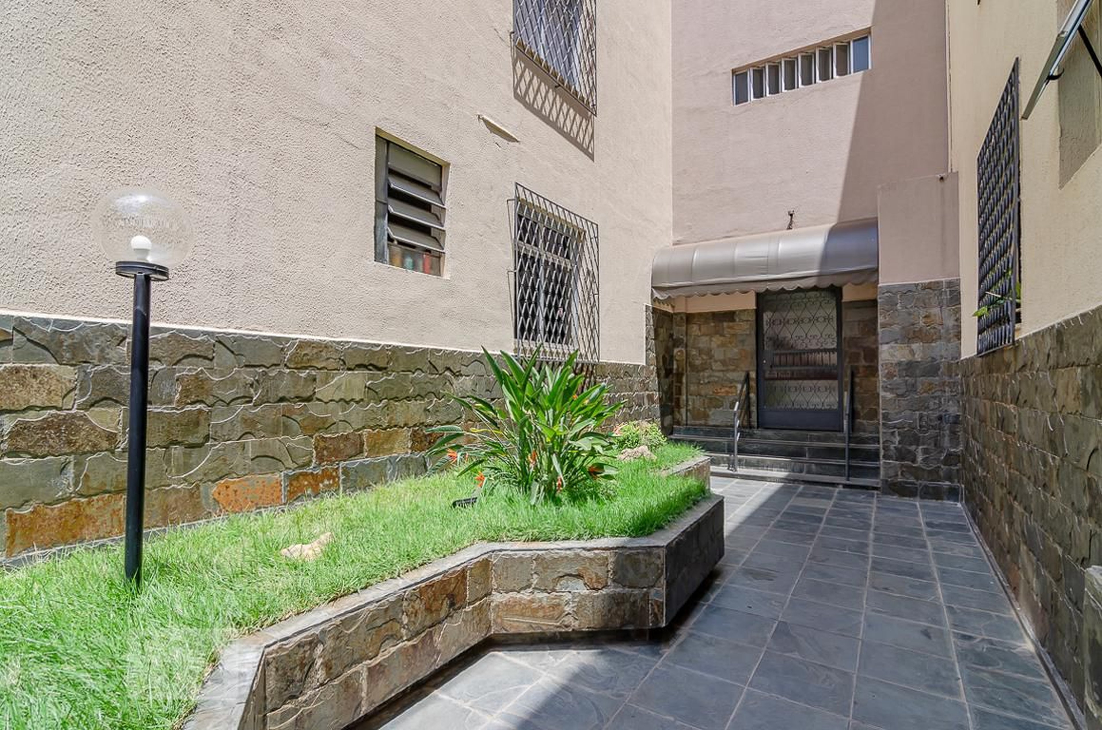 Entrada - Edifício Alexandre Fazzi