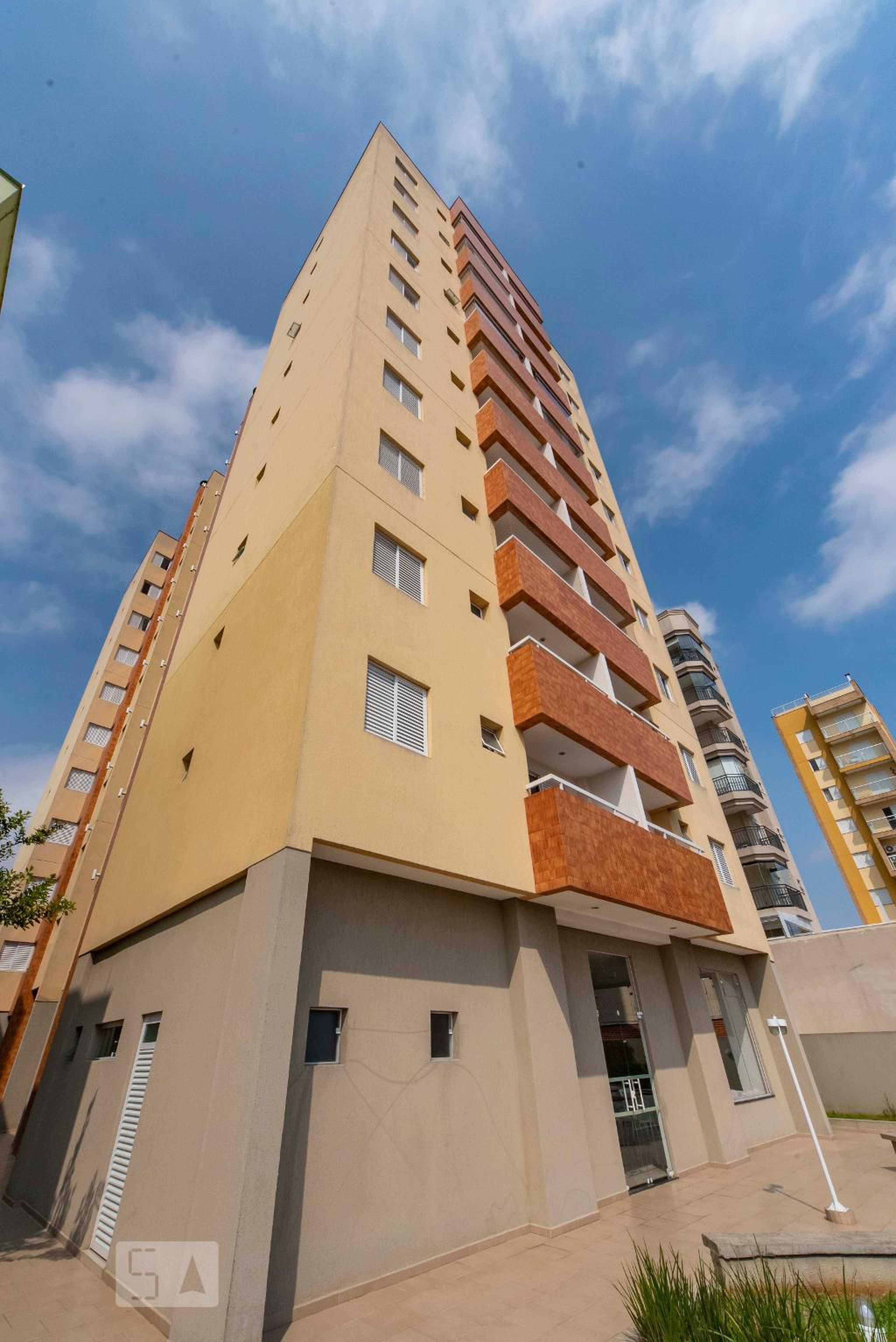 Fachada do Condomínio Condomínio Eleganza