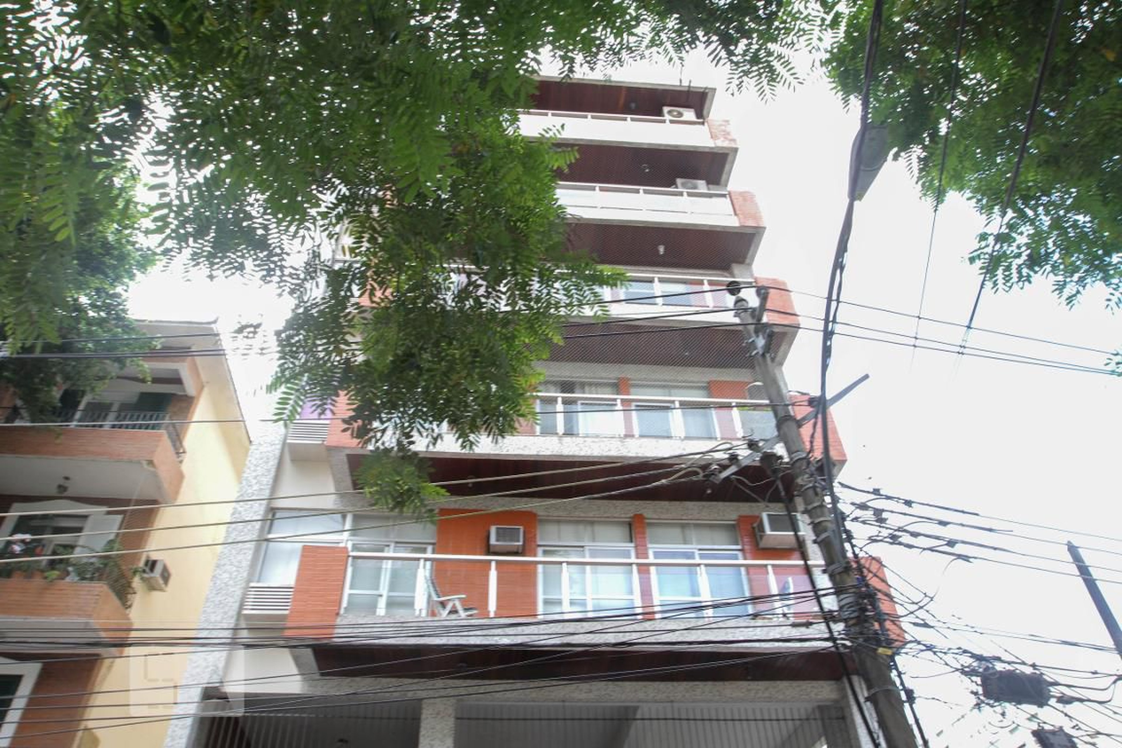 Fachada do Prédio Condomínio em Rua Maria Angélica, 326