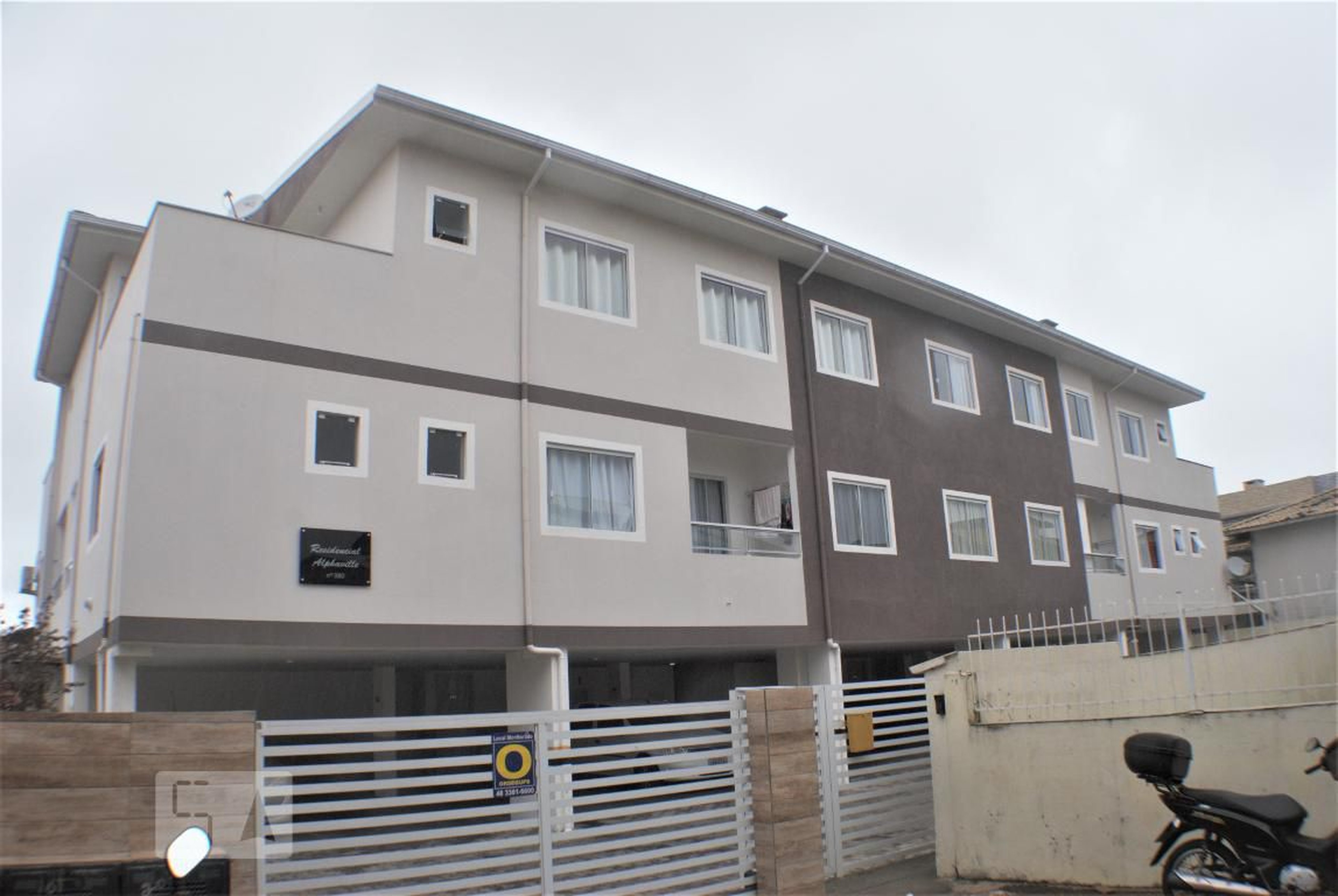 Fachada Condomínio em Rua Alphaville, 380