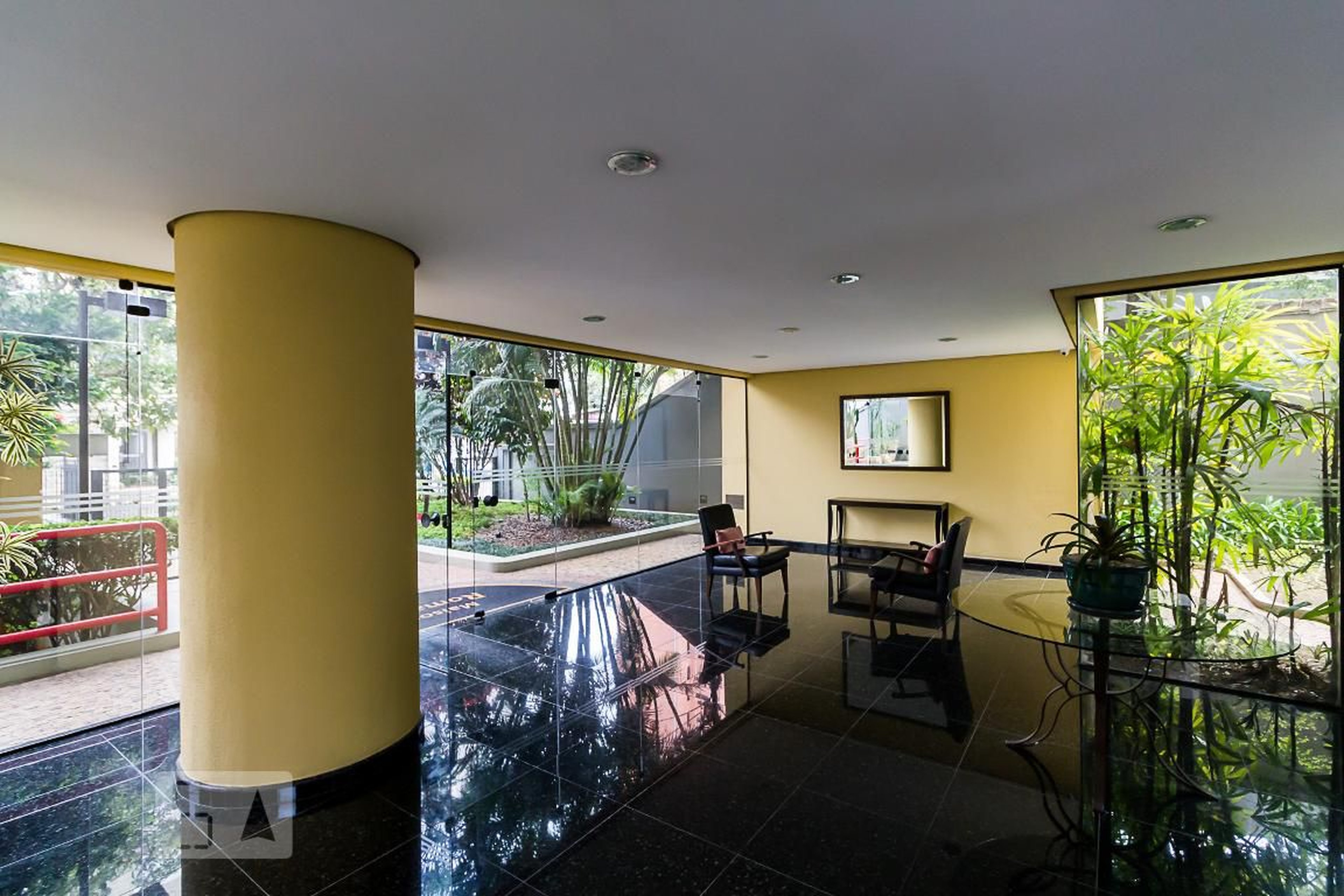 Hall - Maison Romané