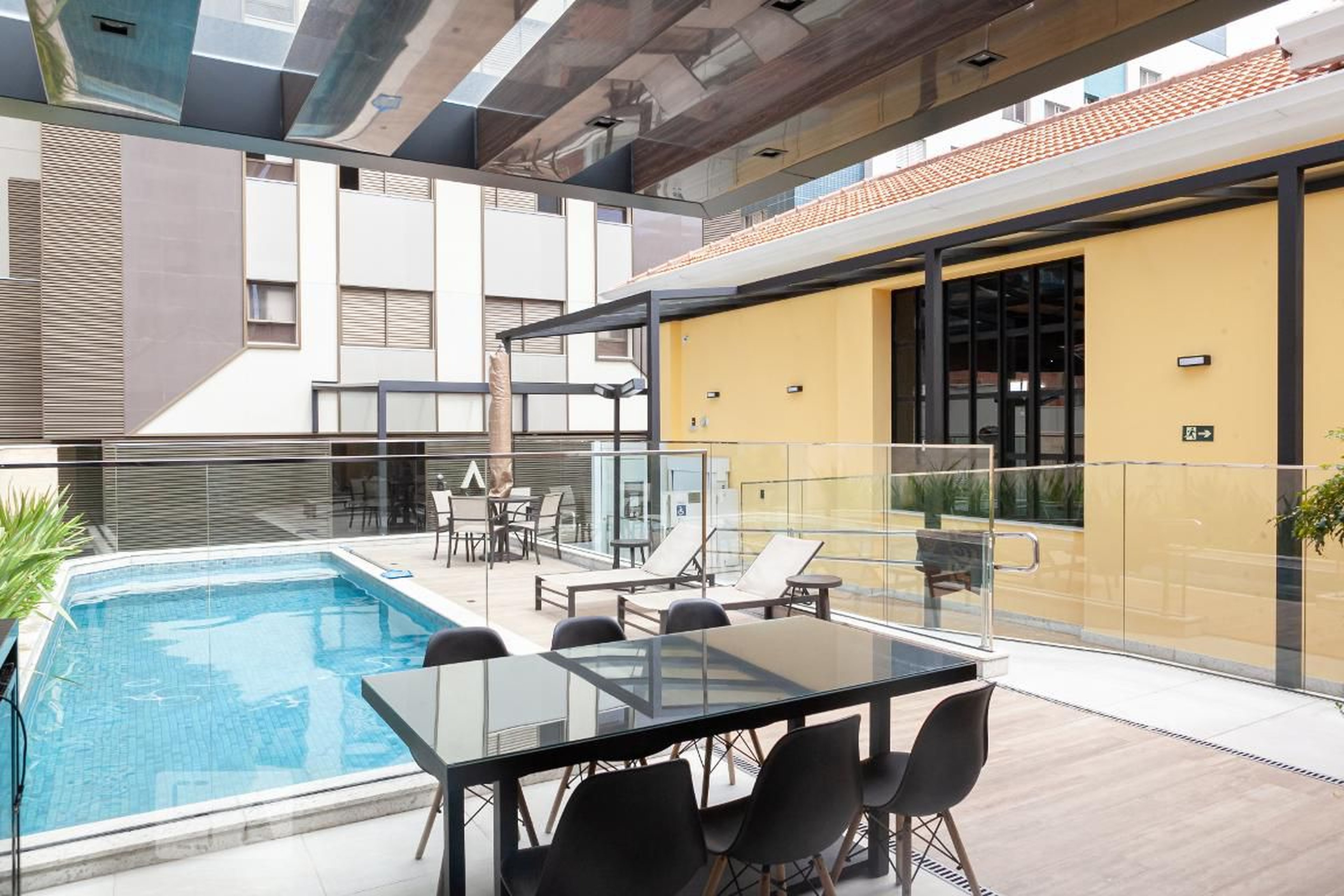 Piscina - Retrô Design Residence